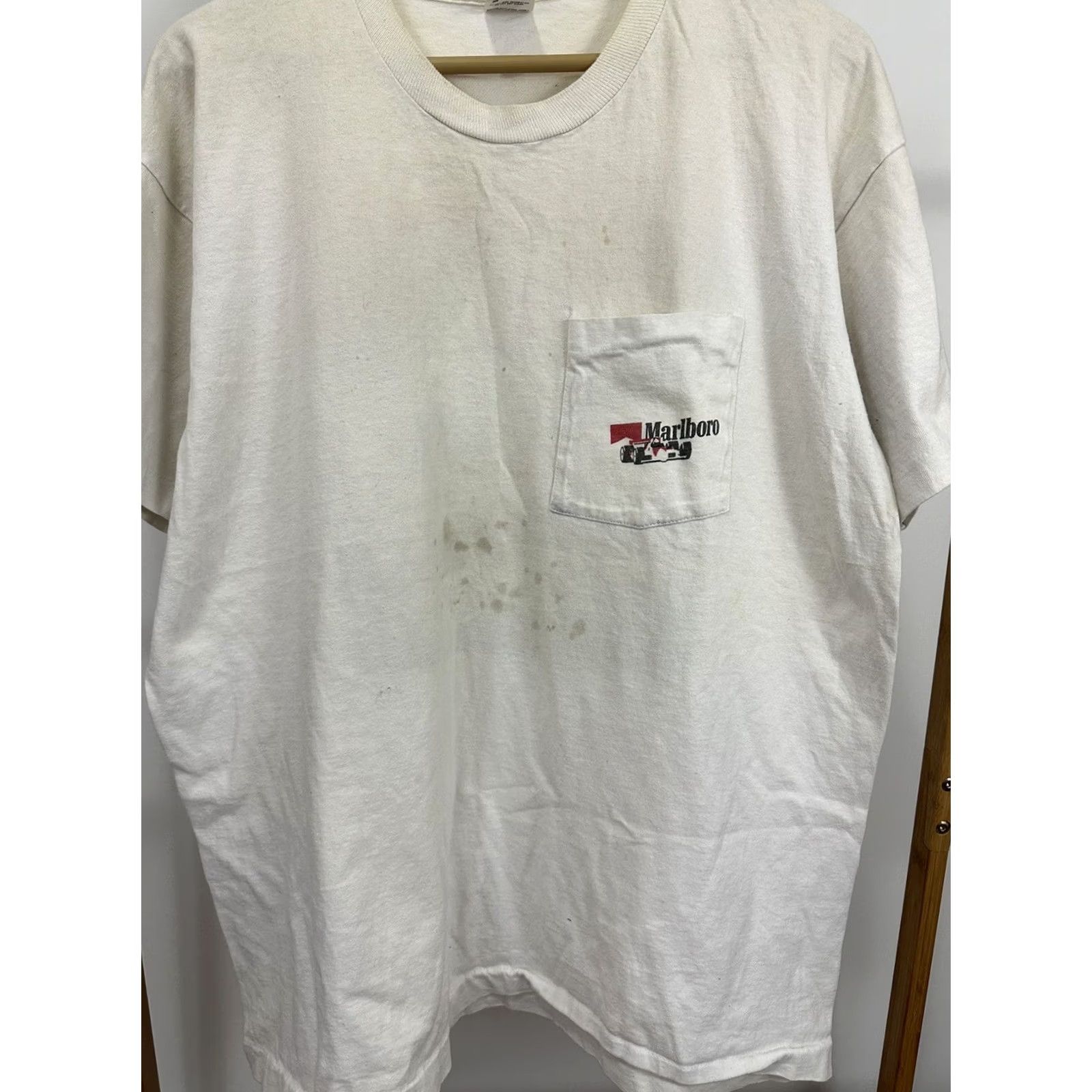 Fruit Of The Loom VTG Marlboro F1 Formula Racing 1992 90s Big Print Pocket Cigarette T-Shirt XL Shirt Mens White Racing Pocket Marlboro F1 90s XL Size US XL / EU 56 / 4 - 5 Thumbnail