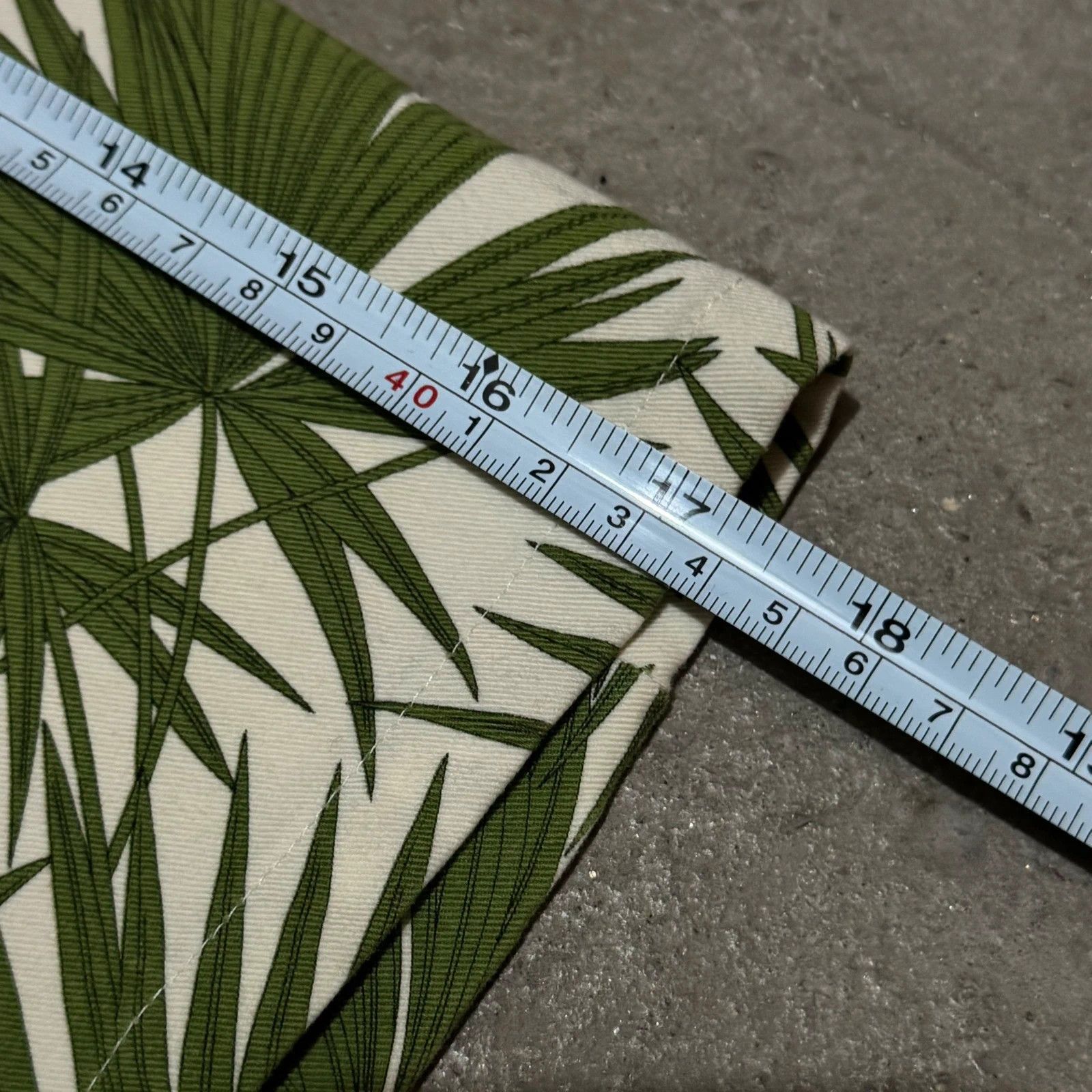 Celine S/S 2004 Celine yucca leaf print skirt Size 28" / US 6 / IT 42 - 9 Thumbnail