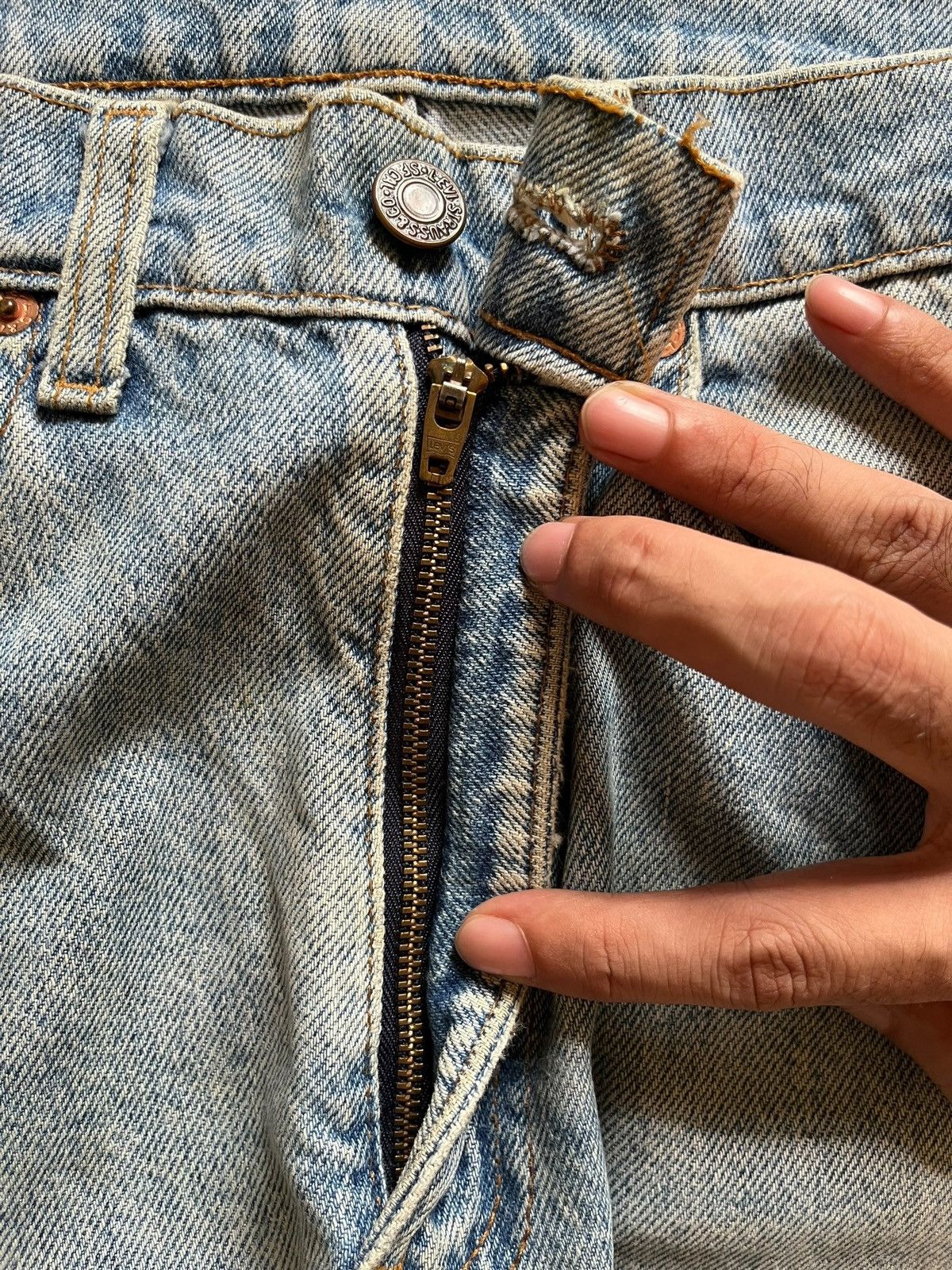 Levi's SALES🔥Vintage 90s Levis 505 Blue Wash Distress Loose Jeans Size US 29 - 3 Thumbnail