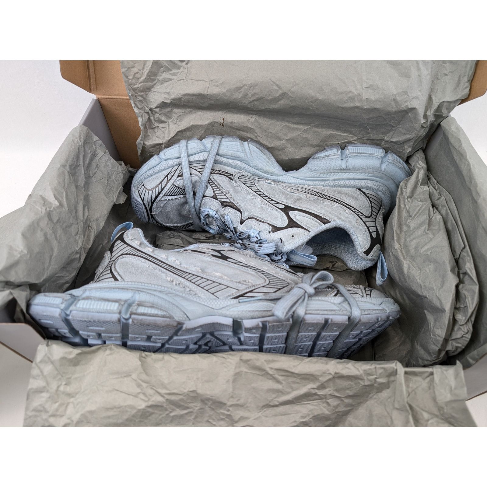 Balenciaga o1rshd1 3xl Destroyed Canvas Sneakers in Light Blue Size US 11 / EU 44 - 14 Thumbnail