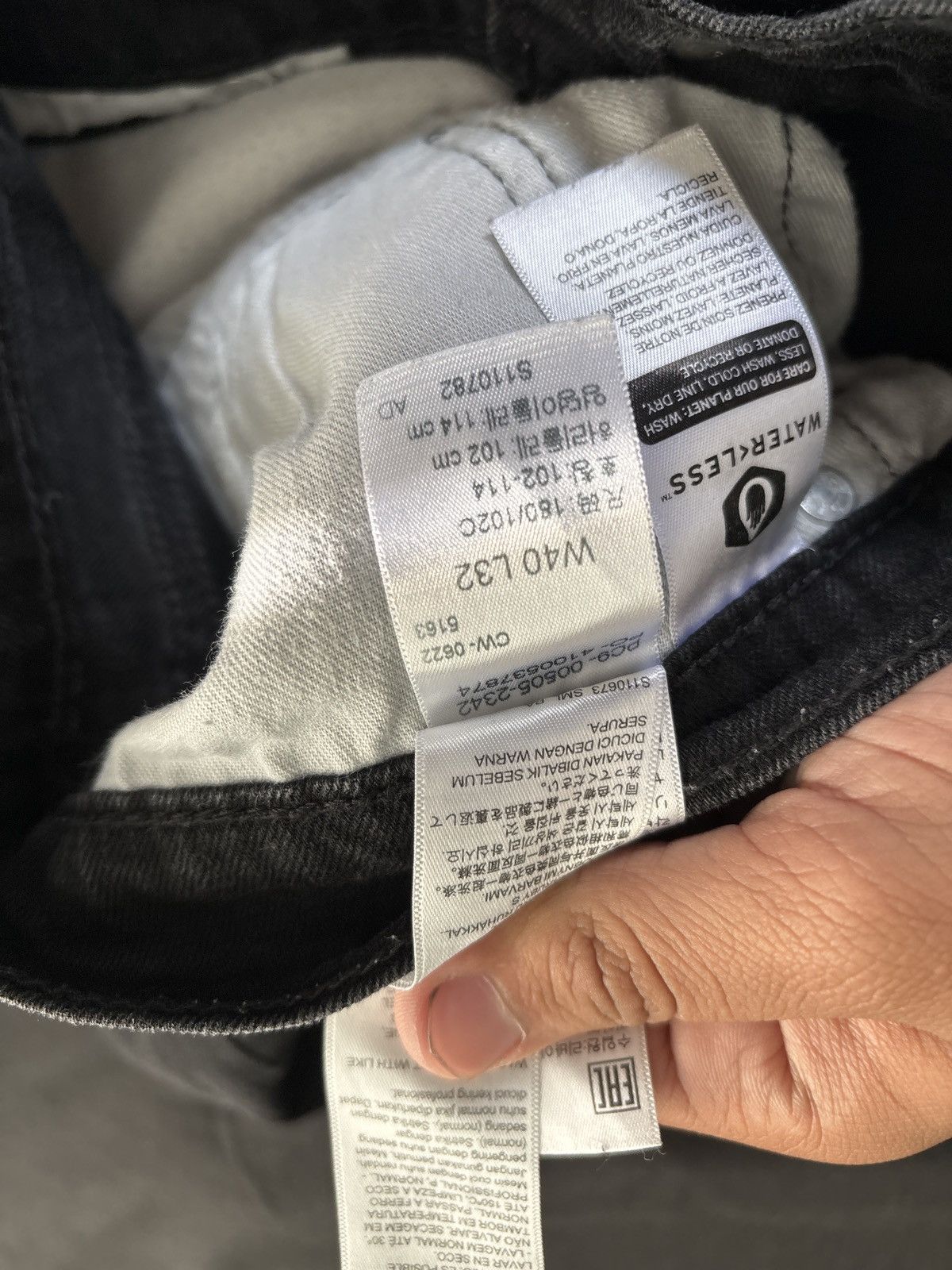 Levi's Levi’s Strauss 505 black denim jeans Size US 40 / EU 56 - 2 Thumbnail