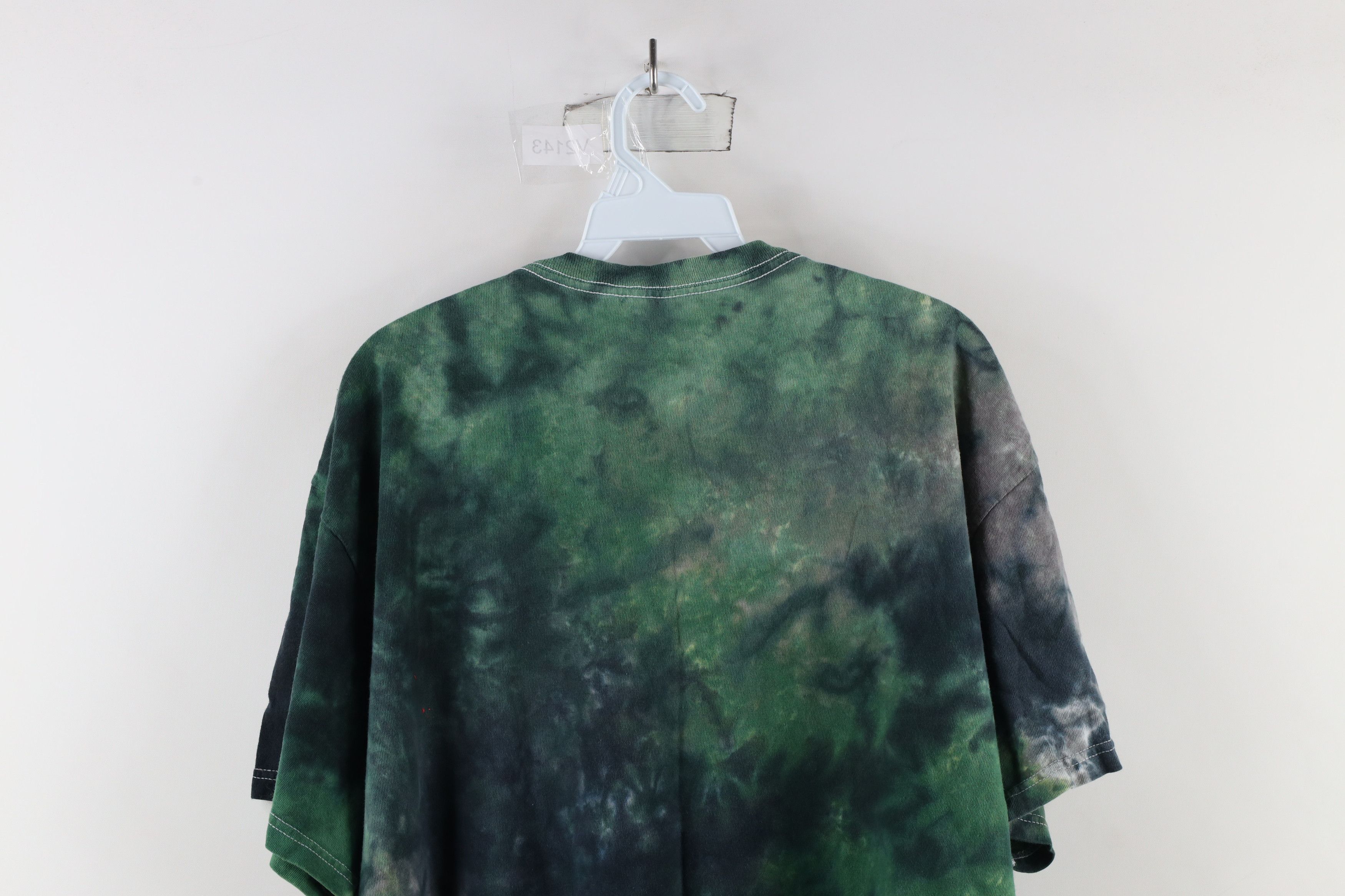 Vintage Vintage 90s Streetwear Knot Shamrock Acid Wash T-Shirt Size US XL / EU 56 / 4 - 8 Thumbnail
