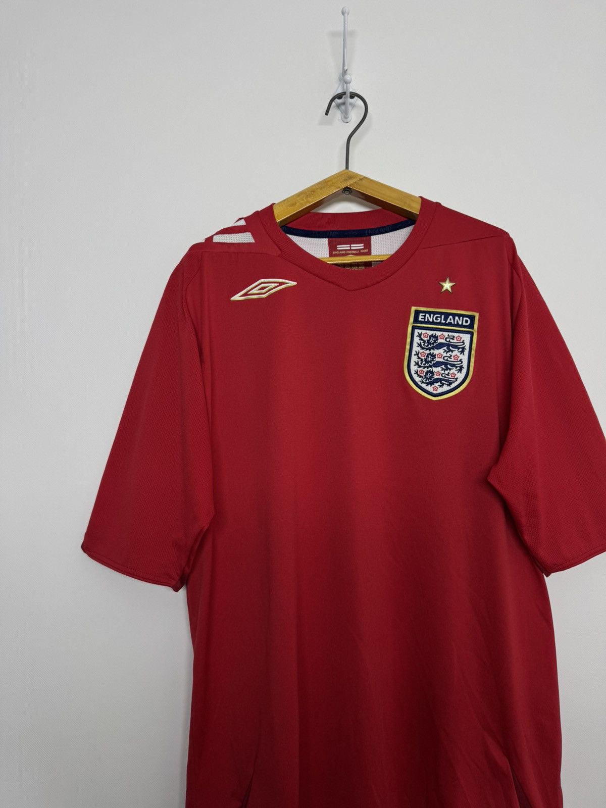 Umbro 2006 2008 England National Umbro Vintage Home Soccer Jersey Size US L / EU 52-54 / 3 - 6 Thumbnail