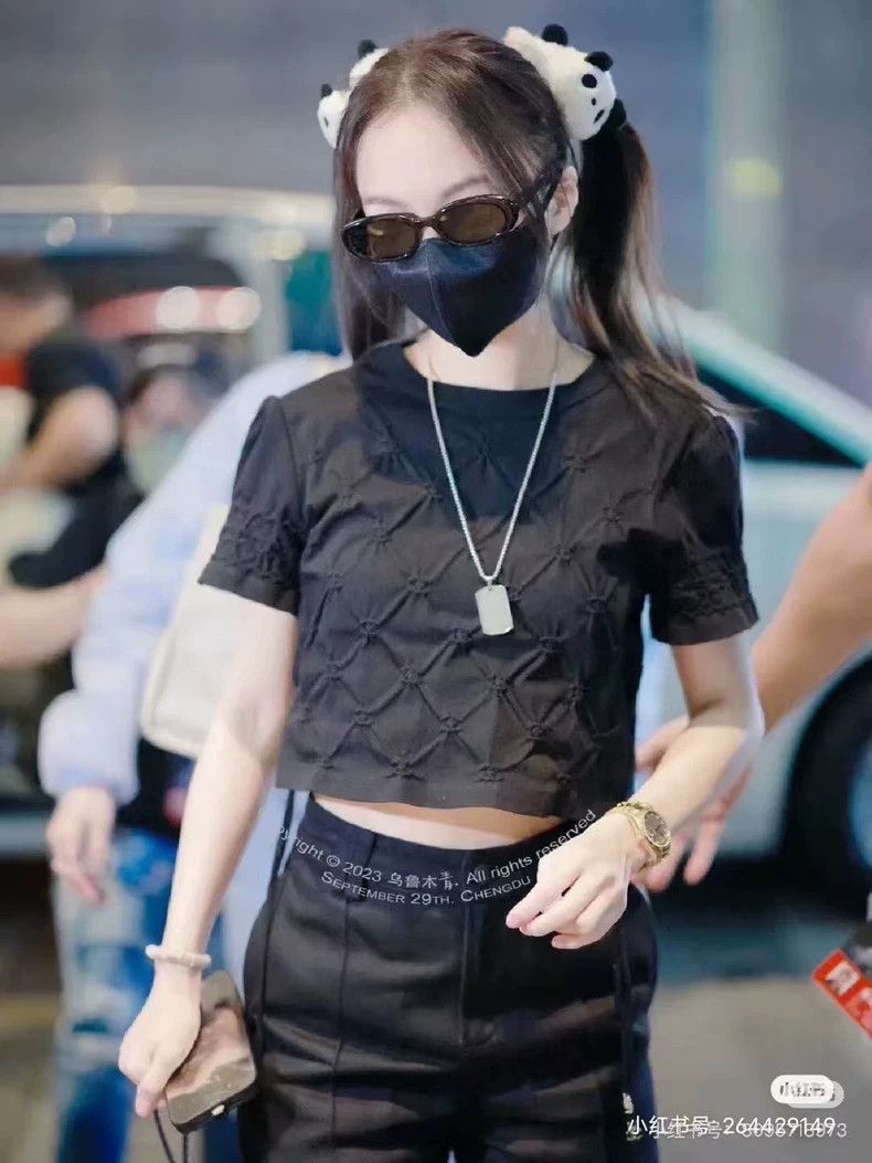 Chanel Chanel Short sleeves full of folds and logo Size XS / US 0-2 / IT 36-38 - 2 Thumbnail