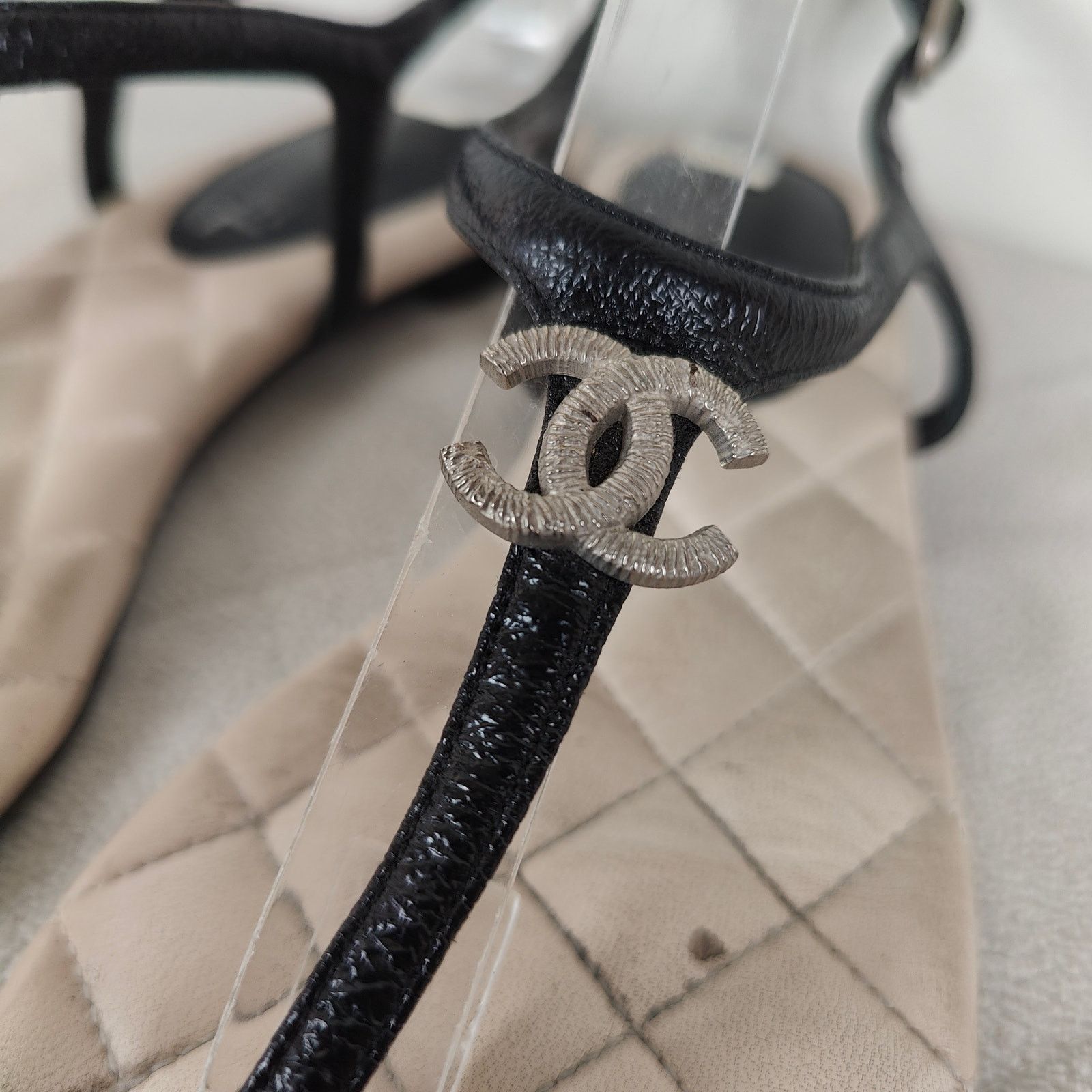 Chanel Chanel Thong Sandals Womens 36C 6 Black Leather Size US 6 / IT 36 - 5 Thumbnail