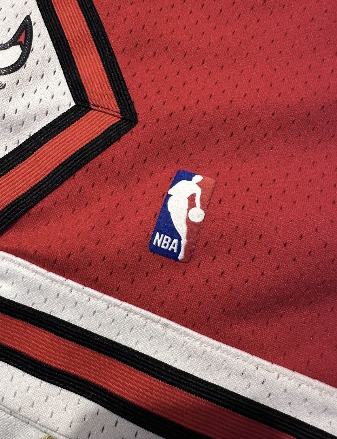 Mitchell & Ness Mitchell & Ness NBA Chicago Bulls Varsity Red Shorts Size US 31 - 5 Thumbnail