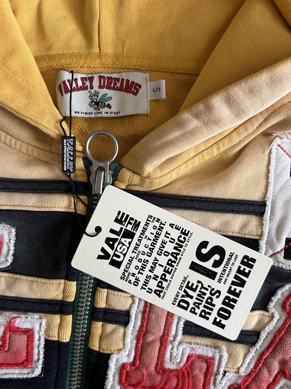 Vale Vale Valley Dreams Collage Zip Up Hoodie Mardi Gras Size US S / EU 44-46 / 1 - 3 Thumbnail