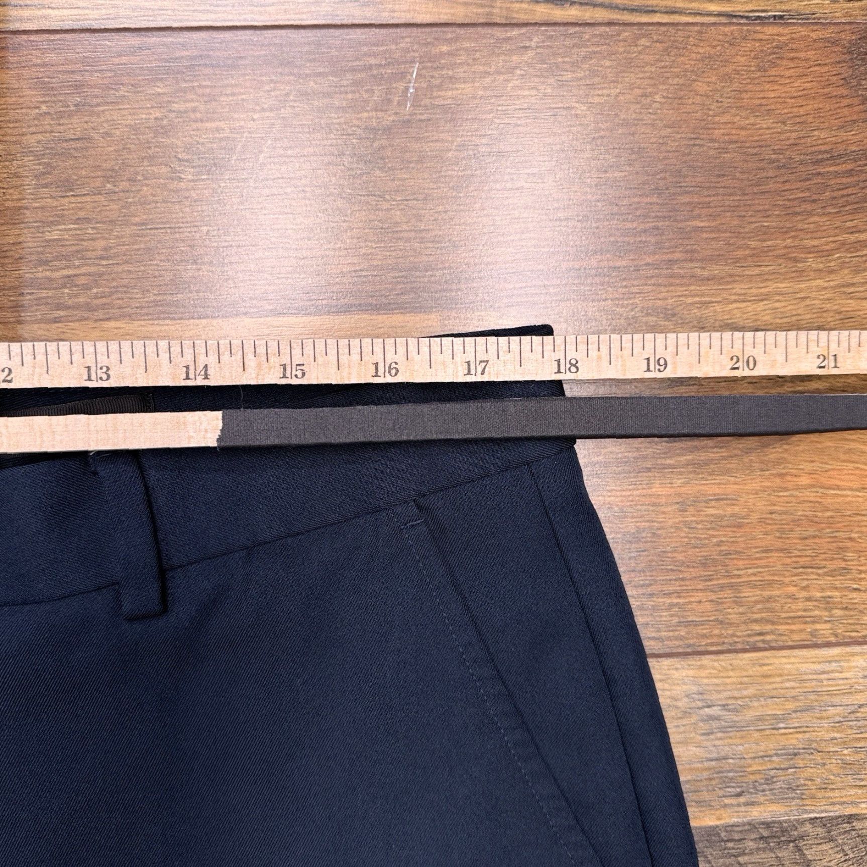 Vintage **Greg Norman Mid Rise Chino Shorts 36 Regular Fit Navy Blue Golf** User: **Greg Norman Mid Rise Chino Shorts 36 Navy Blue Golf** Size US 36 / EU 52 - 7 Thumbnail