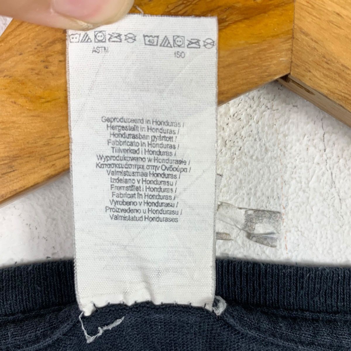 Vintage Vintage MENOPAUSE THE MUSICAL Jeanie Linders Tee Shirt Top Size L / US 10 / IT 46 - 8 Thumbnail