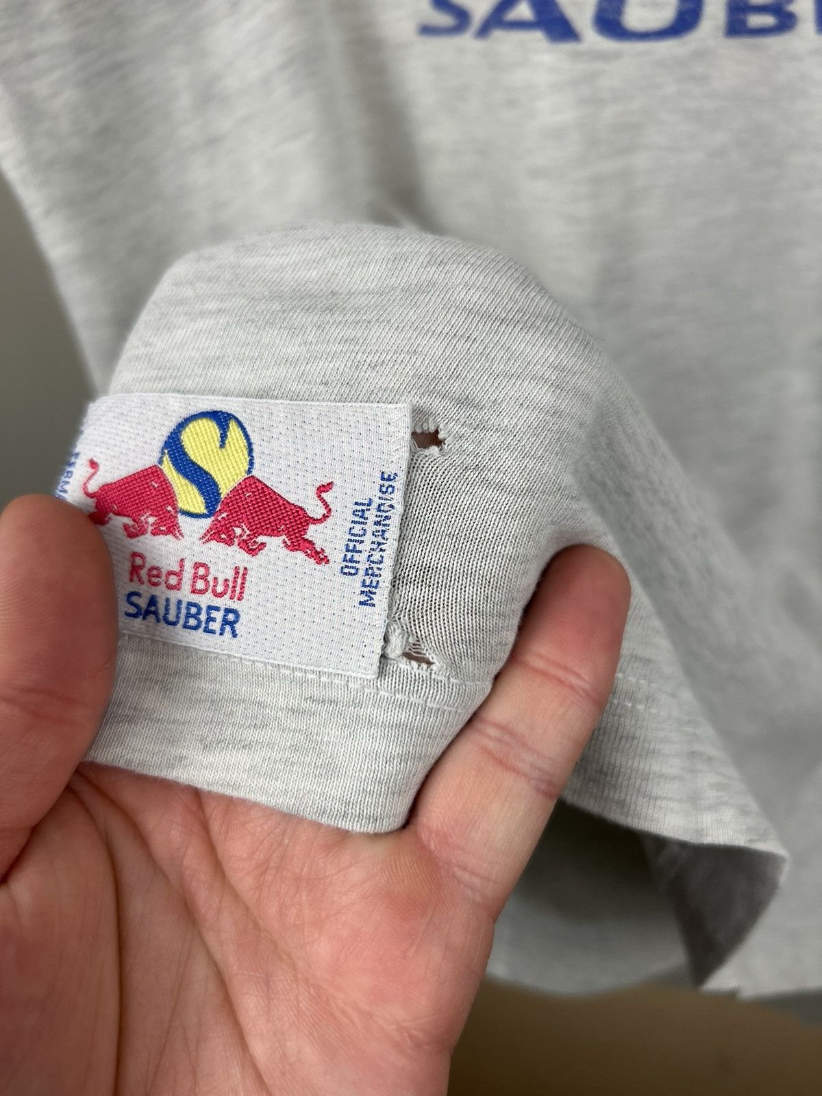 Red Bull Vintage 90s Red Bull Sauber Petronas T shirt Racing Size US L / EU 52-54 / 3 - 10 Thumbnail