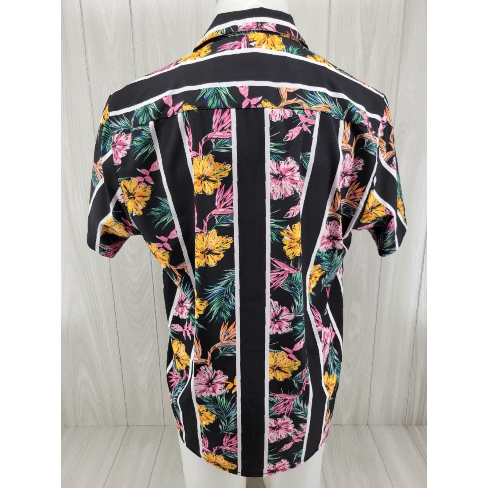 Prince Fresh Prince Of Bel Air Barque Hawaii Aloha Shirt Button-Down Men L Multicolor Size US L / EU 52-54 / 3 - 6 Thumbnail
