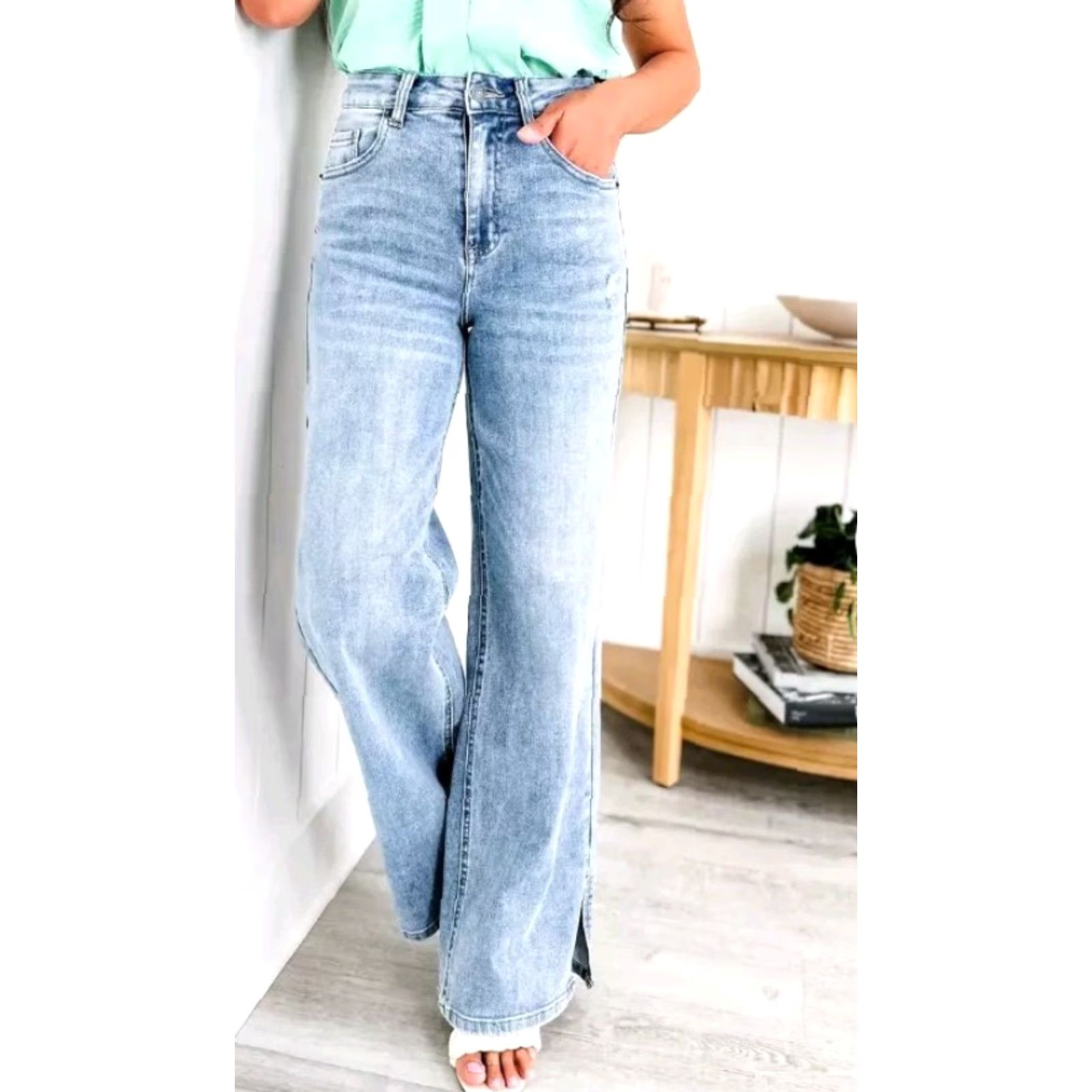 Vintage Risen Jeans Main Selling Point Side Slit 90s Y2K Medium Wash High Rise Wide Leg Womens 6 Regular Wide Leg Jeans Womens Medium Wash Slit 90s Y2K Size 28" / US 6 / IT 42 - 4 Thumbnail
