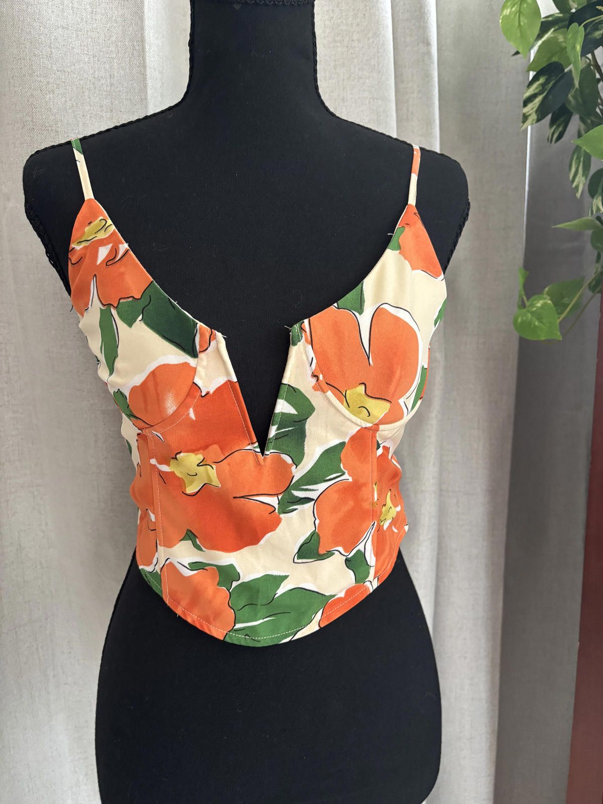 Other Boho Floral V-Neck Spaghetti Strap Crop Top Size S / US 4 / IT 40 - 2 Thumbnail