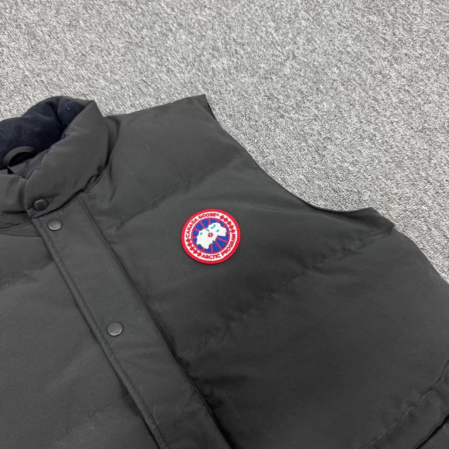 Canada Goose Canada Goose Logo Down Vest XL 99 New Size US XL / EU 56 / 4 - 4 Thumbnail