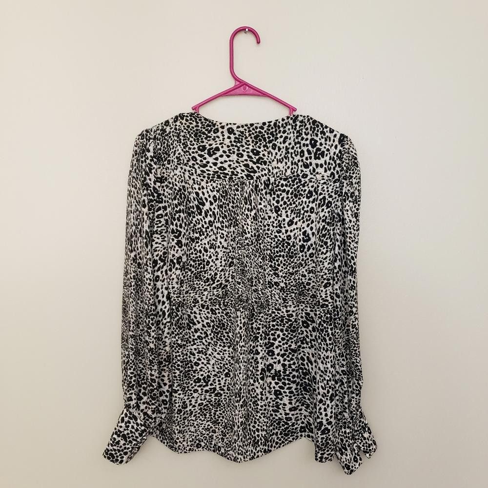Bcbgmaxazria CT234 BCBGMAXAZRIA ANIMAL PRINT LONG SLEEVE BLOUSE SM Size S / US 4 / IT 40 - 2 Thumbnail