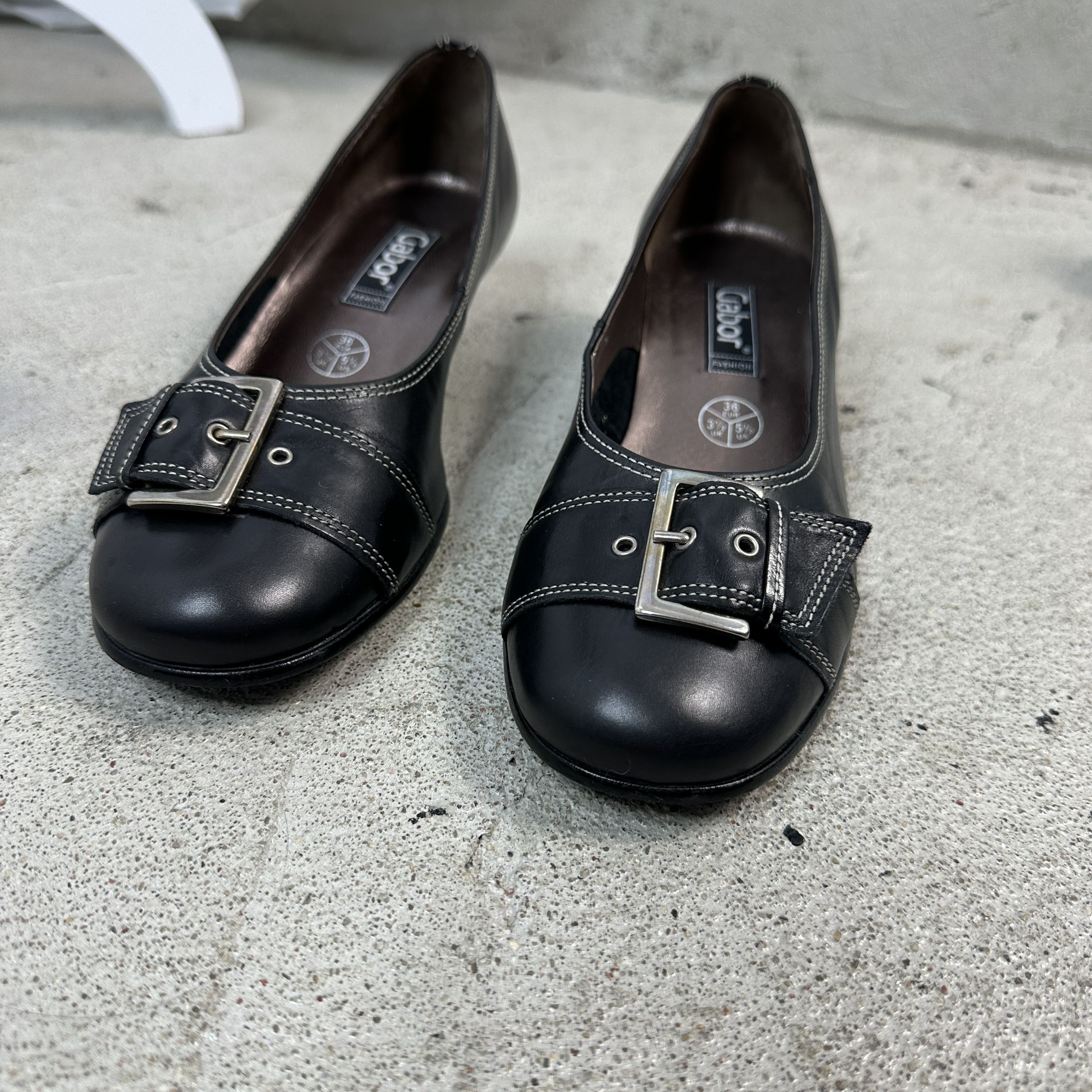 Vintage Vintage Avant Garde Y2K Buckled Kitten Heels Leather Shoes Size US 5 / IT 35 - 4 Thumbnail