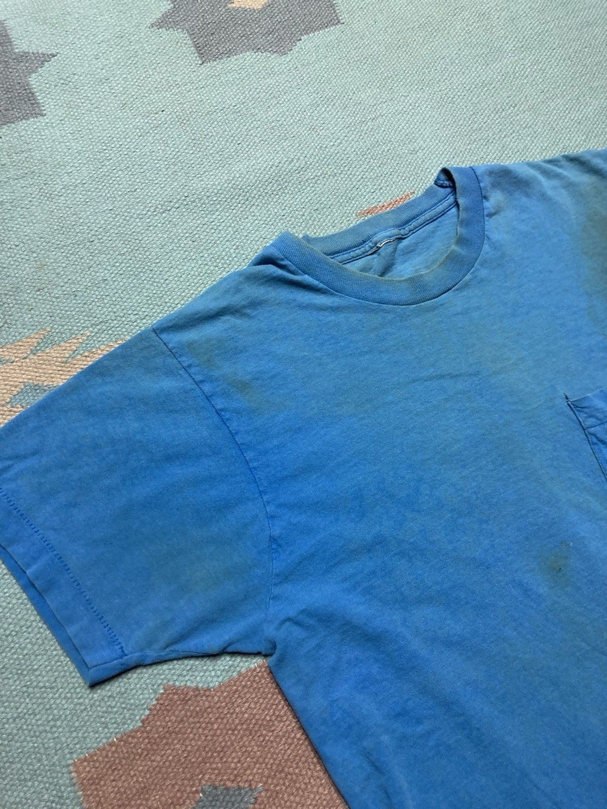 Vintage 80s pocket t shirt blank light blue distressed grunge medium Size US M / EU 48-50 / 2 - 8 Thumbnail