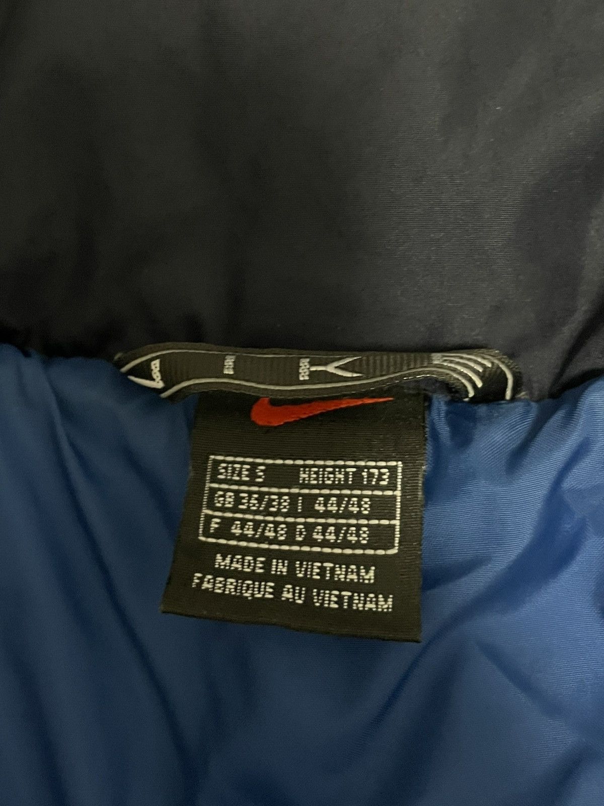 Nike Vintage Nike Big Swoosh Nylon Navy Puffer Jacket Size US S / EU 44-46 / 1 - 8 Thumbnail