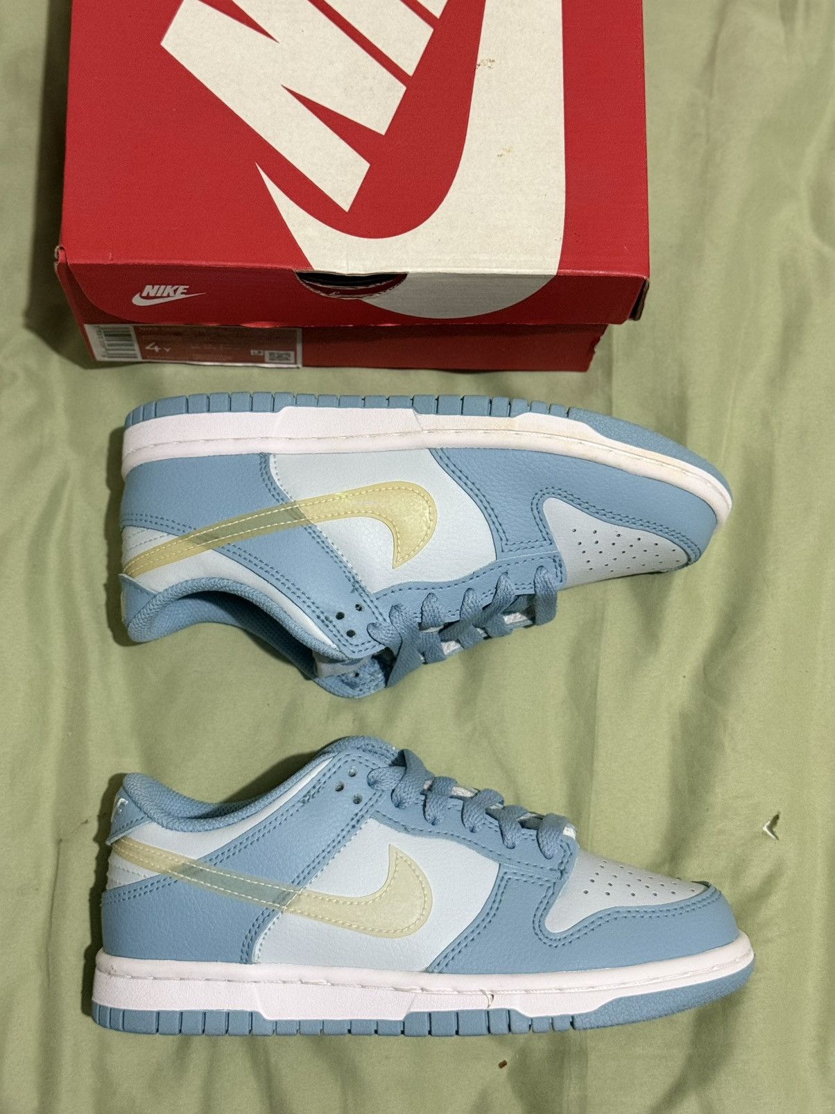 Nike Nike Dunk Low (GS) Aura Blue White Size US 5 / IT 35 - 1 Thumbnail