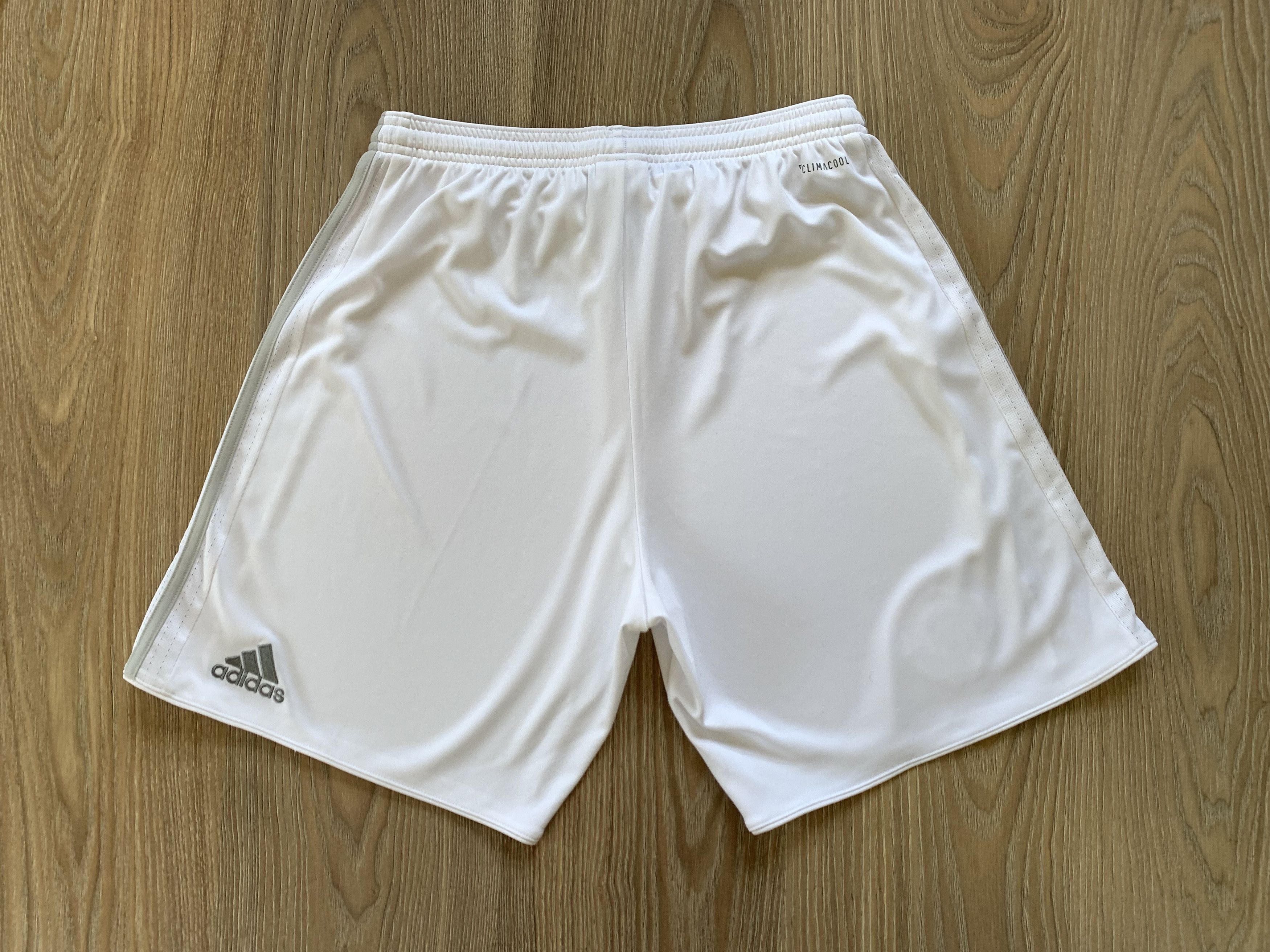 Adidas Adidas Manchester United Soccer Shorts 2017 Size US 30 / EU 46 - 3 Thumbnail