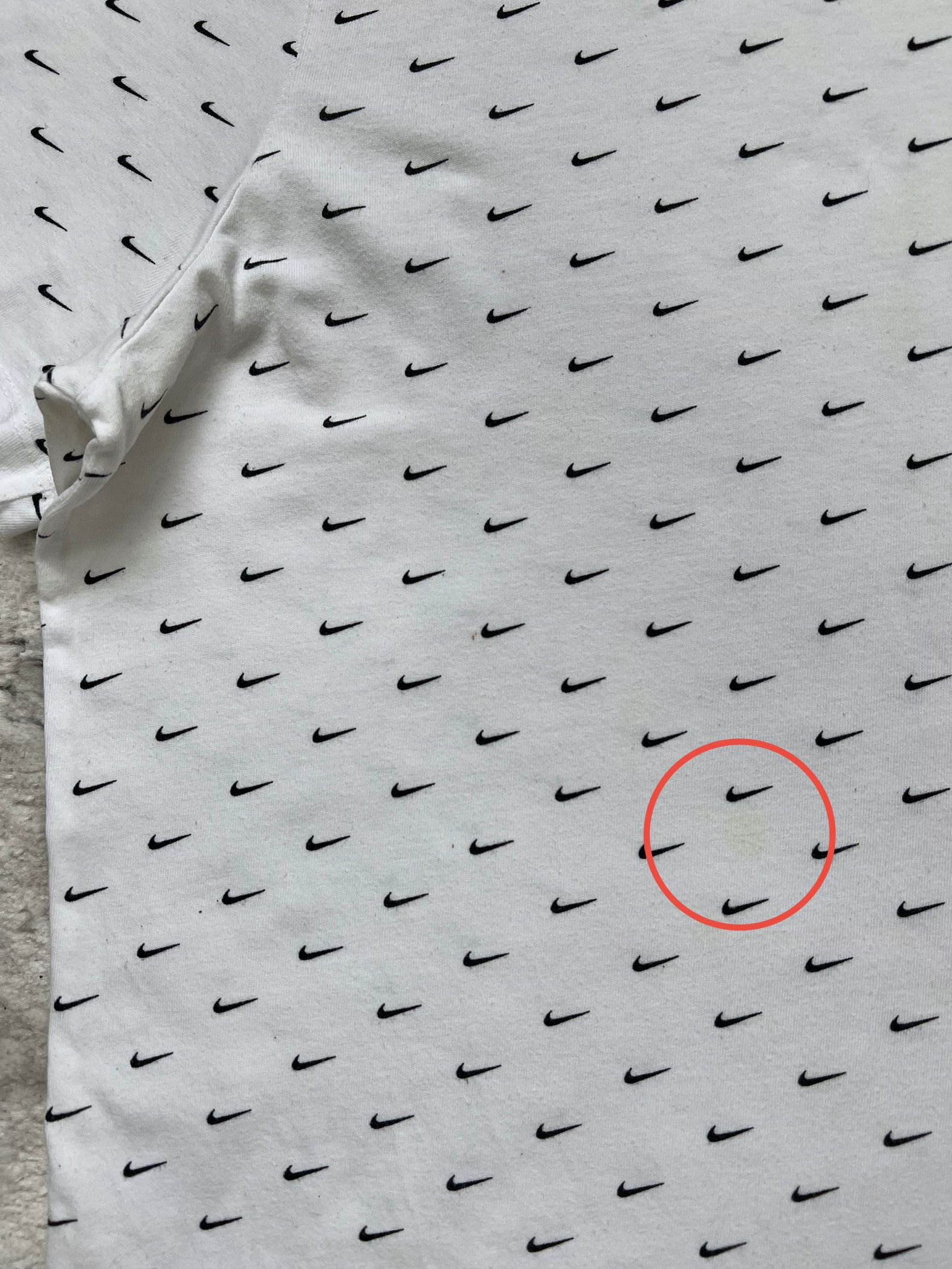 Nike Nike All-Over Mini Swoosh Logo T-Shirt Tee XL Size US XL / EU 56 / 4 - 15 Thumbnail