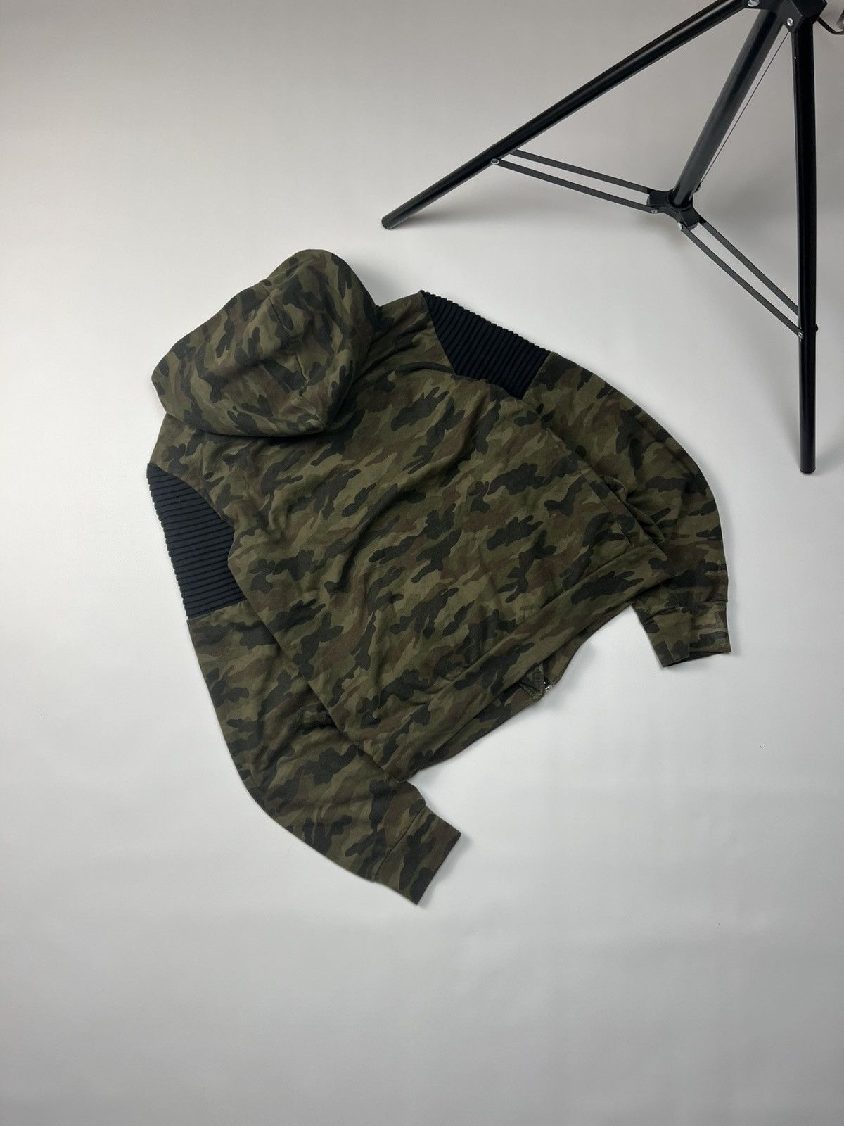 If Six Was Nine Vintage Asymmetrical LGB If Six Was Nine Camo Hoodie Size US S / EU 44-46 / 1 - 11 Thumbnail