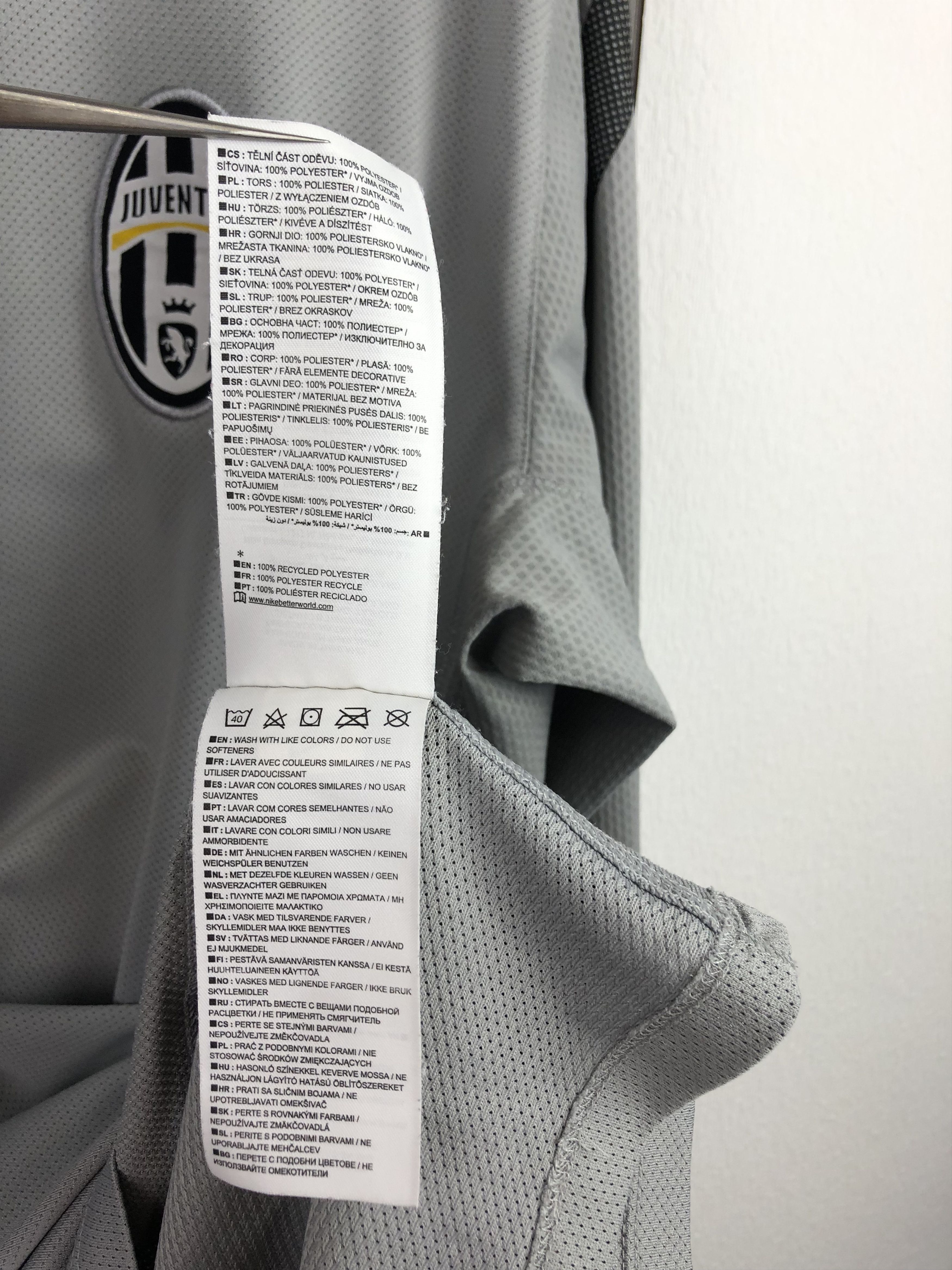 Nike Juventus Goalkeeper shirt Goalkeeper Player Issue Jersey Size US XL / EU 56 / 4 - 13 Thumbnail