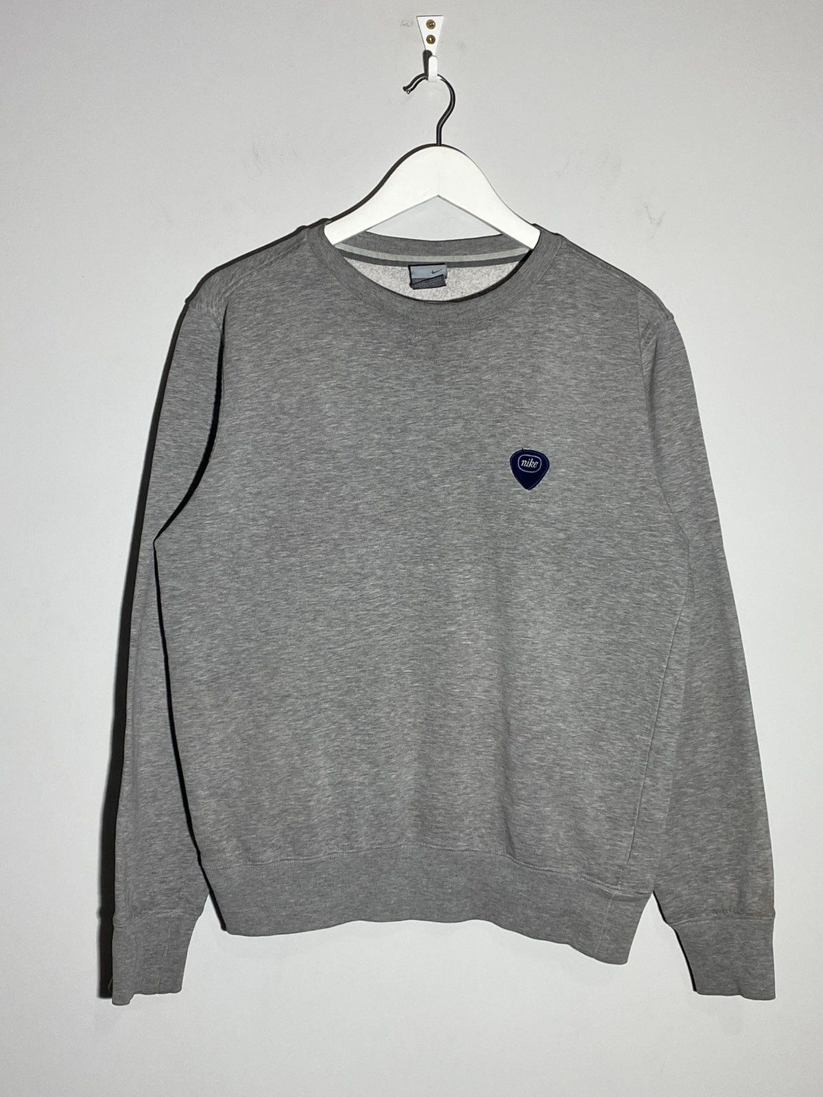 Nike 🔥 VINTAGE 00s NIKE CREWNECK SWEATSHIRT GREY Y2K ESSENTIALS Size US M / EU 48-50 / 2 - 1 Thumbnail