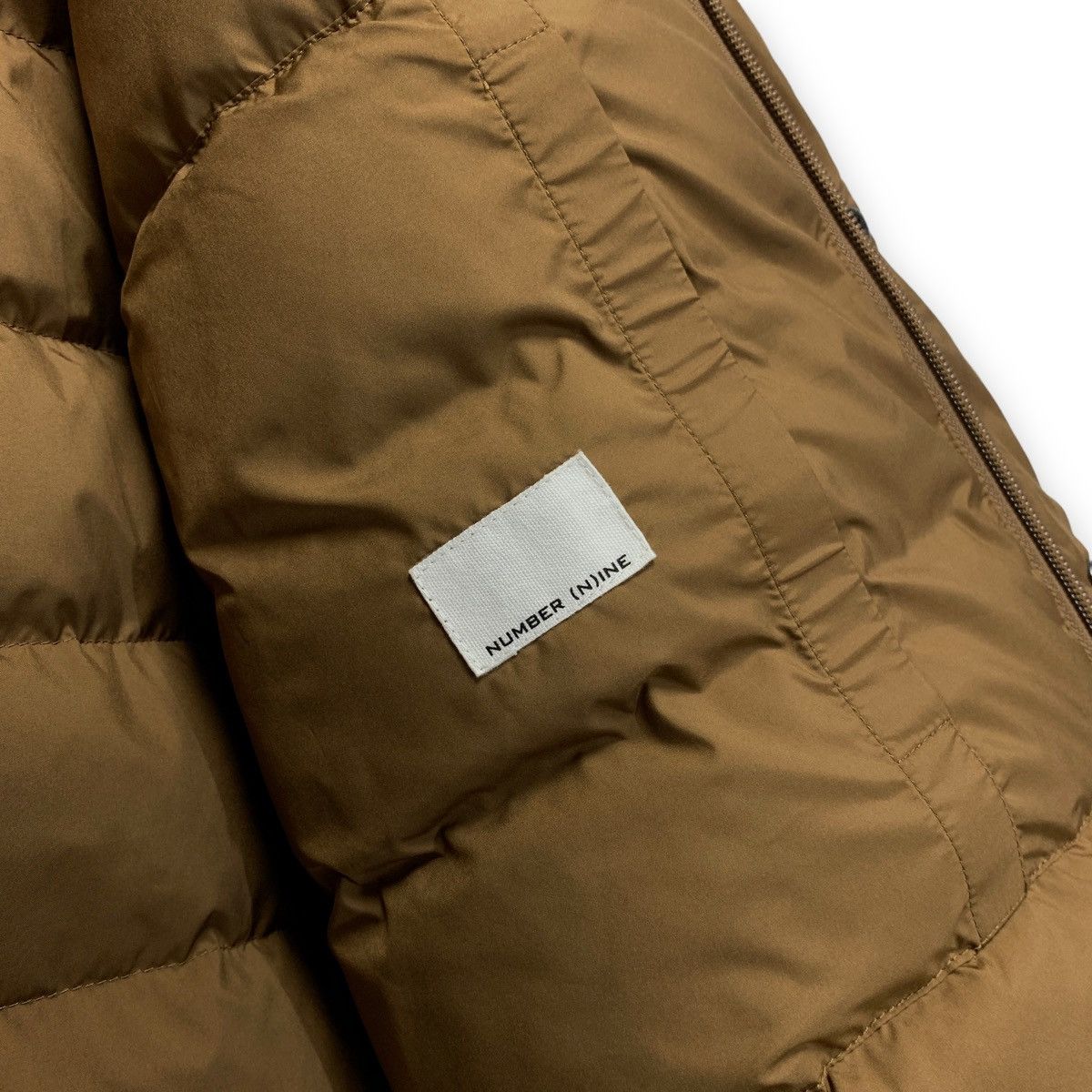 Number (N)ine NUMBER NINE LOGO DOWN PUFFER JACKET BROWN Size US S / EU 44-46 / 1 - 6 Thumbnail