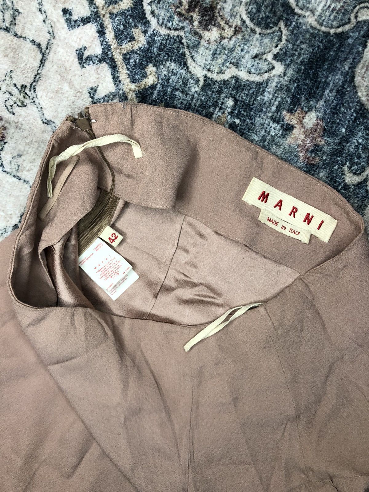 Marni Marni Midi skirt in beige color way. Size 28" / US 6 / IT 42 - 1 Thumbnail