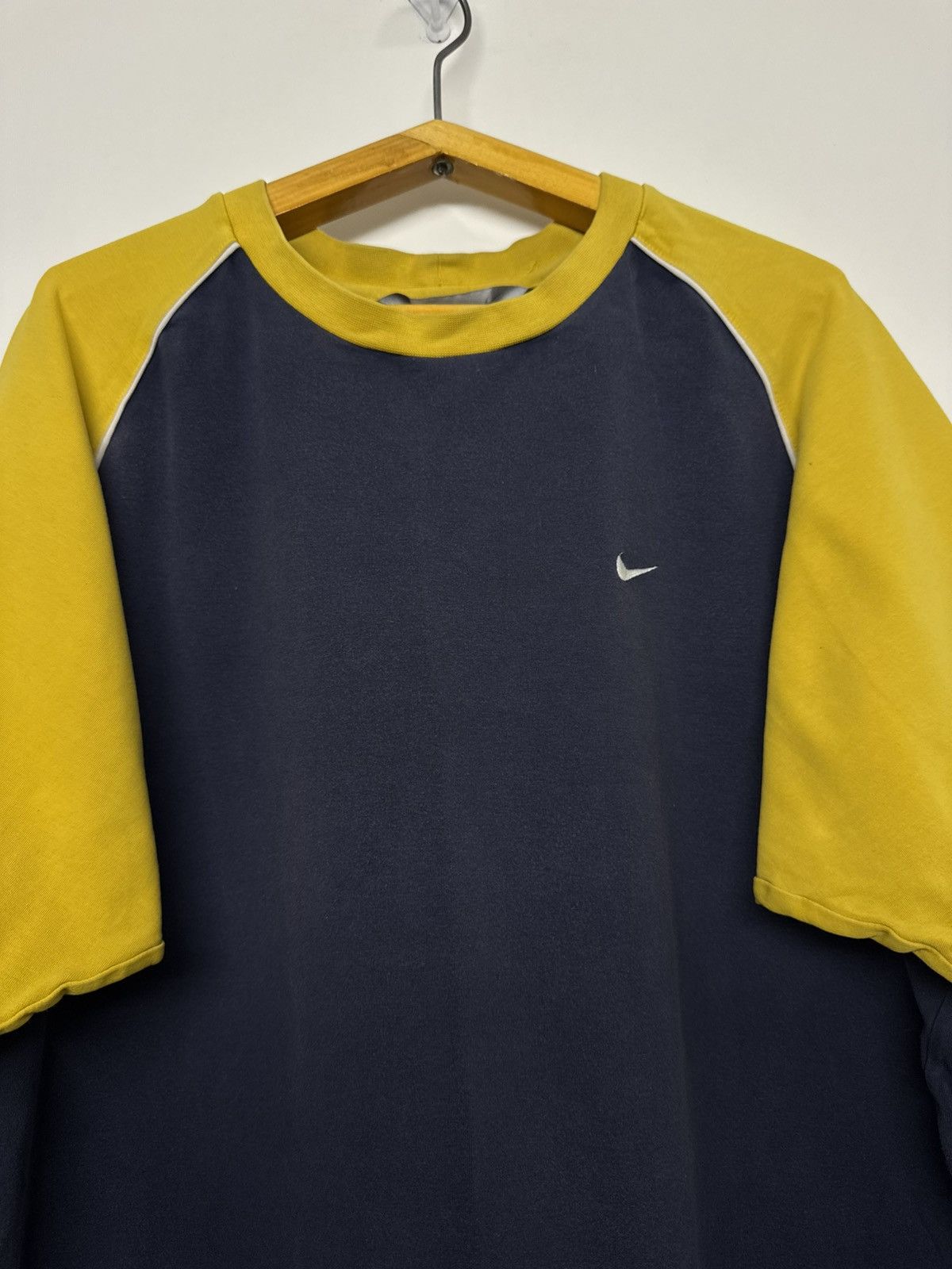 Nike Vintage Nike Swoosh T-Shirt 90’s Size US L / EU 52-54 / 3 - 2 Thumbnail