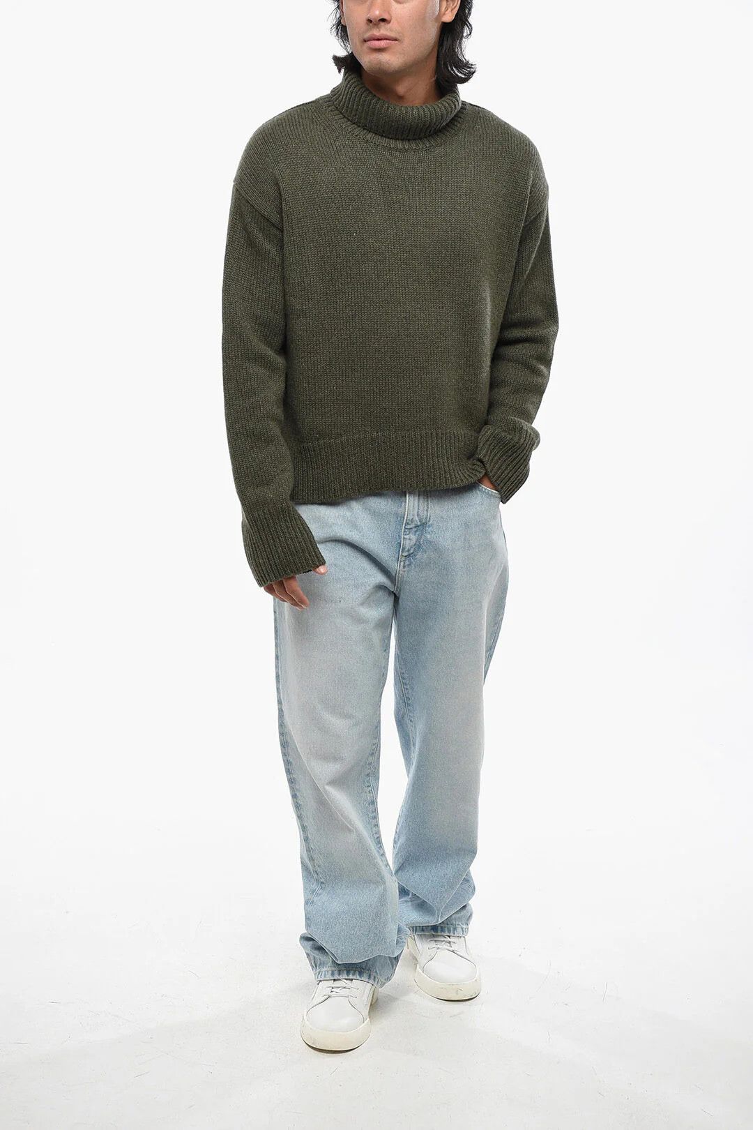 Givenchy og1mm0326 Pure Cashmere Turtleneck Sweater in Military Green Size US XS / EU 42 / 0 - 4 Thumbnail