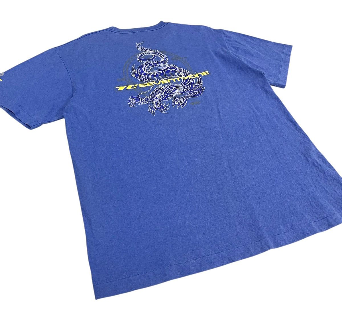 JNCO Vintage TC Surf Dragon Tshirt Size US L / EU 52-54 / 3 - 5 Thumbnail