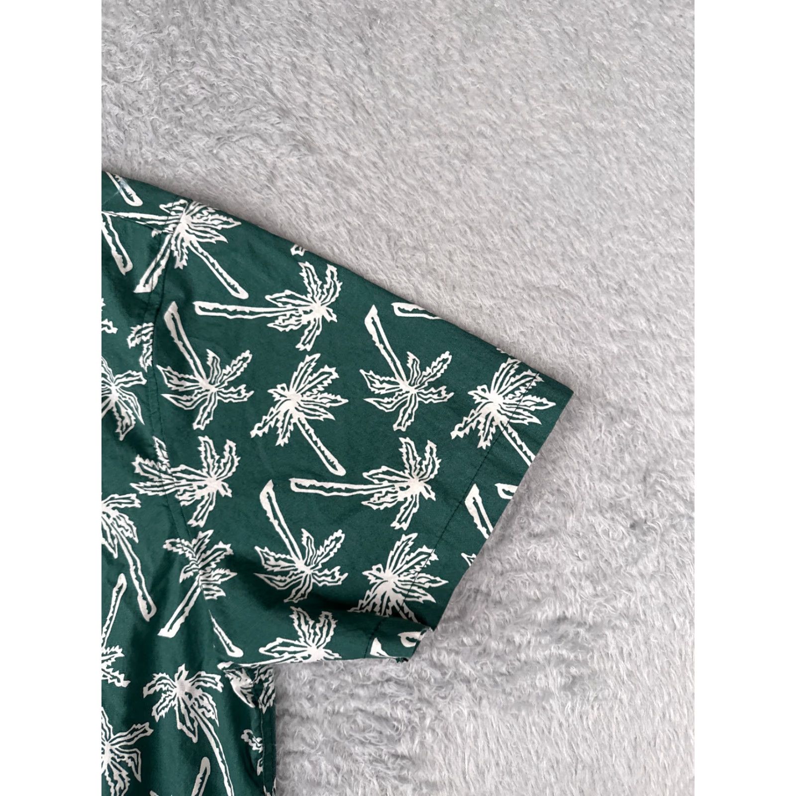 CO Molokai Surf Co Shirt Adult 2XL Green Palm Print 100% Cotton Short Sleeve Button-Up Hawaiian Mens Shirt Size US XXL / EU 58 / 5 - 5 Thumbnail