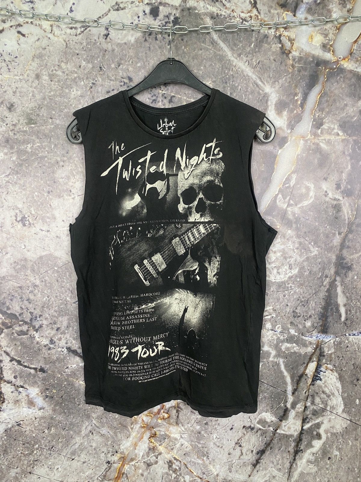 Vintage Men’s Urban Spirit Shirt 1983 Tour Rock Size XL Size US XL / EU 56 / 4 - 1 Thumbnail