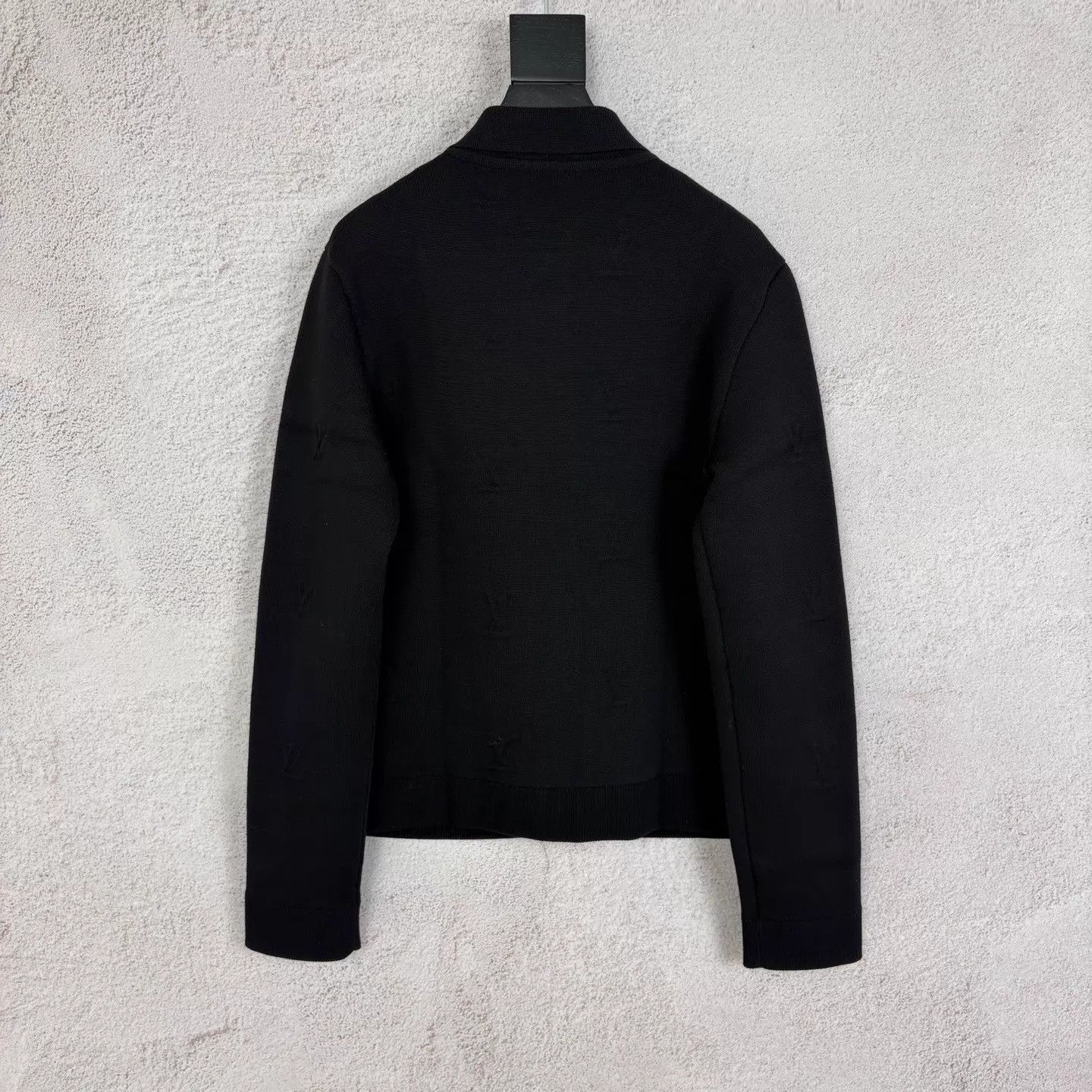 Louis Vuitton LV Black Embossed All-Over Monogram Jacket M Size M / US 6-8 / IT 42-44 - 2 Thumbnail