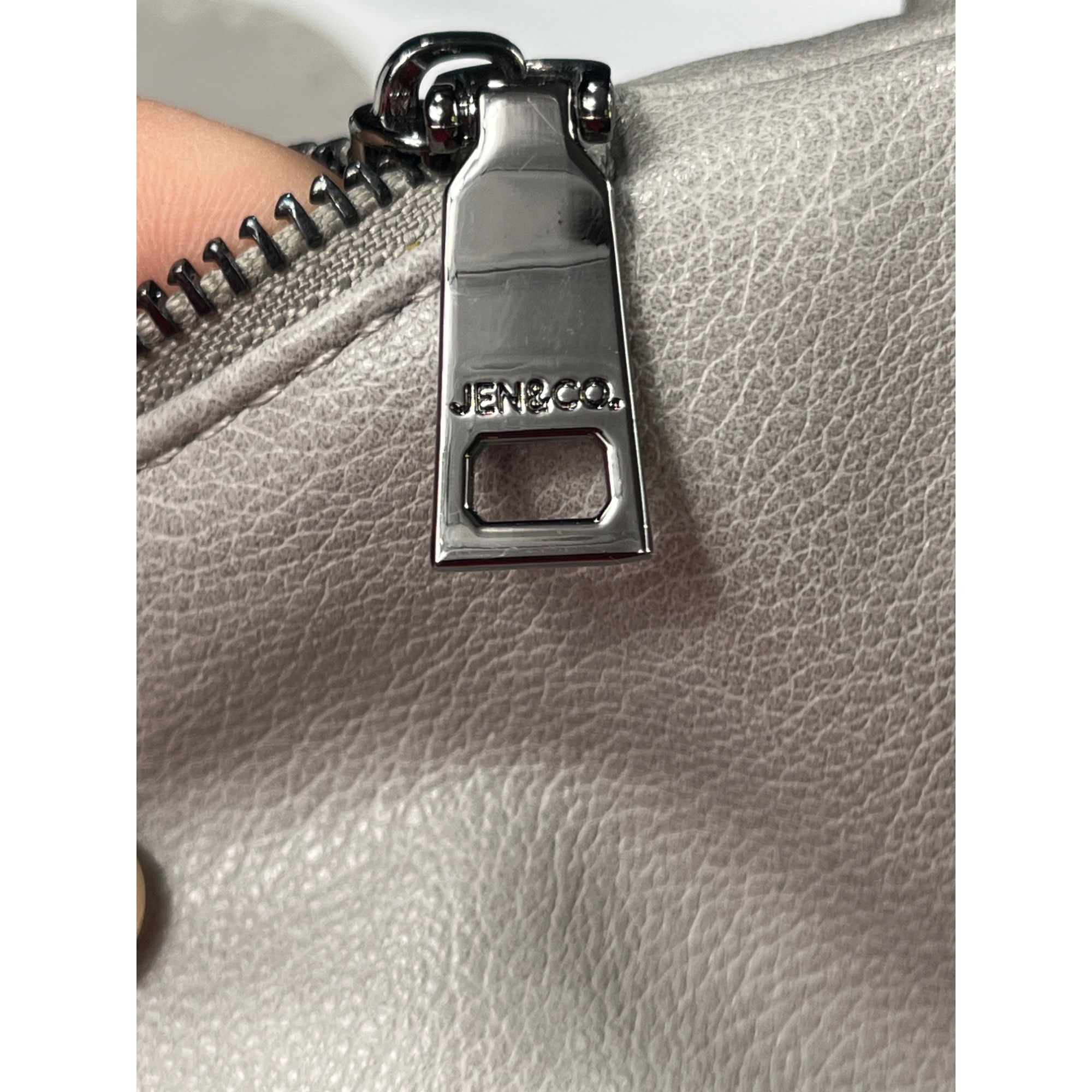 Designer Jen & Co. womens Gray Handbag NWT SKU 7199 Size ONE SIZE - 8 Thumbnail