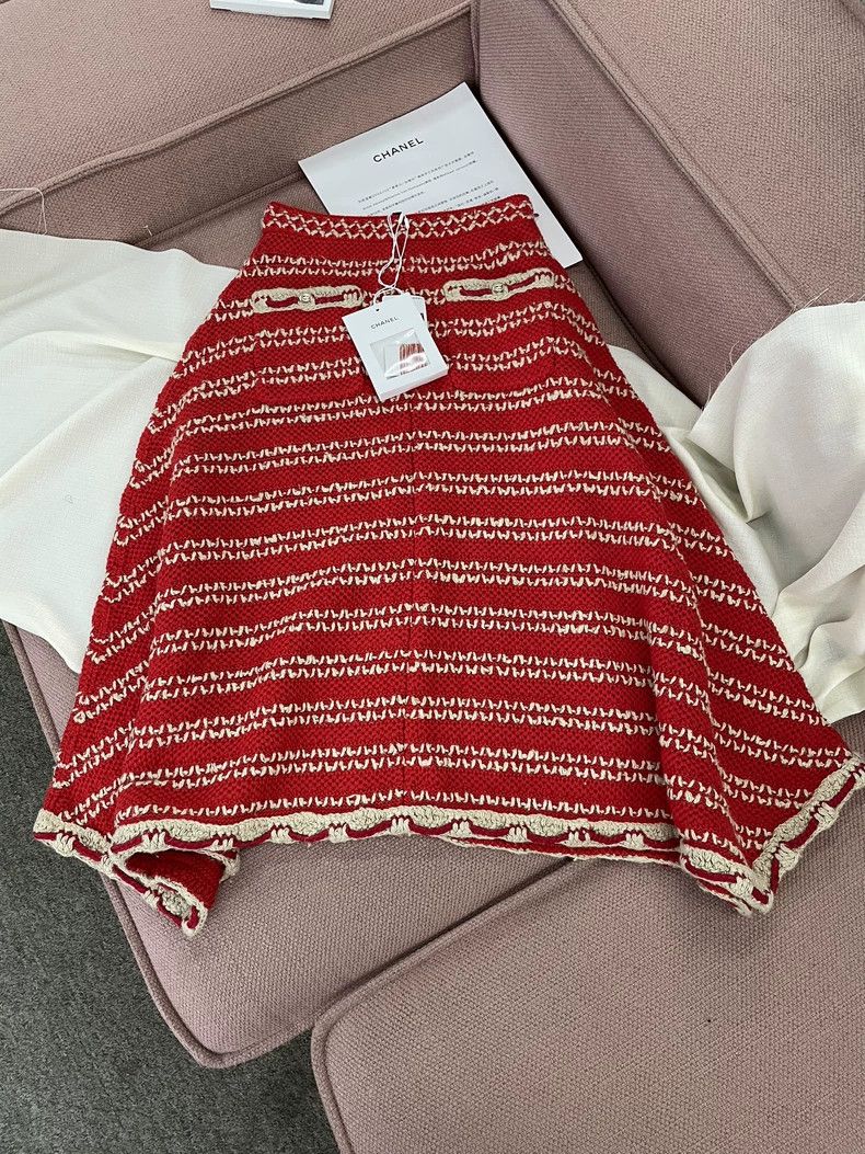 Chanel Chanel Red irregular knitted skirt Size 42" / US 20 - 1 Thumbnail