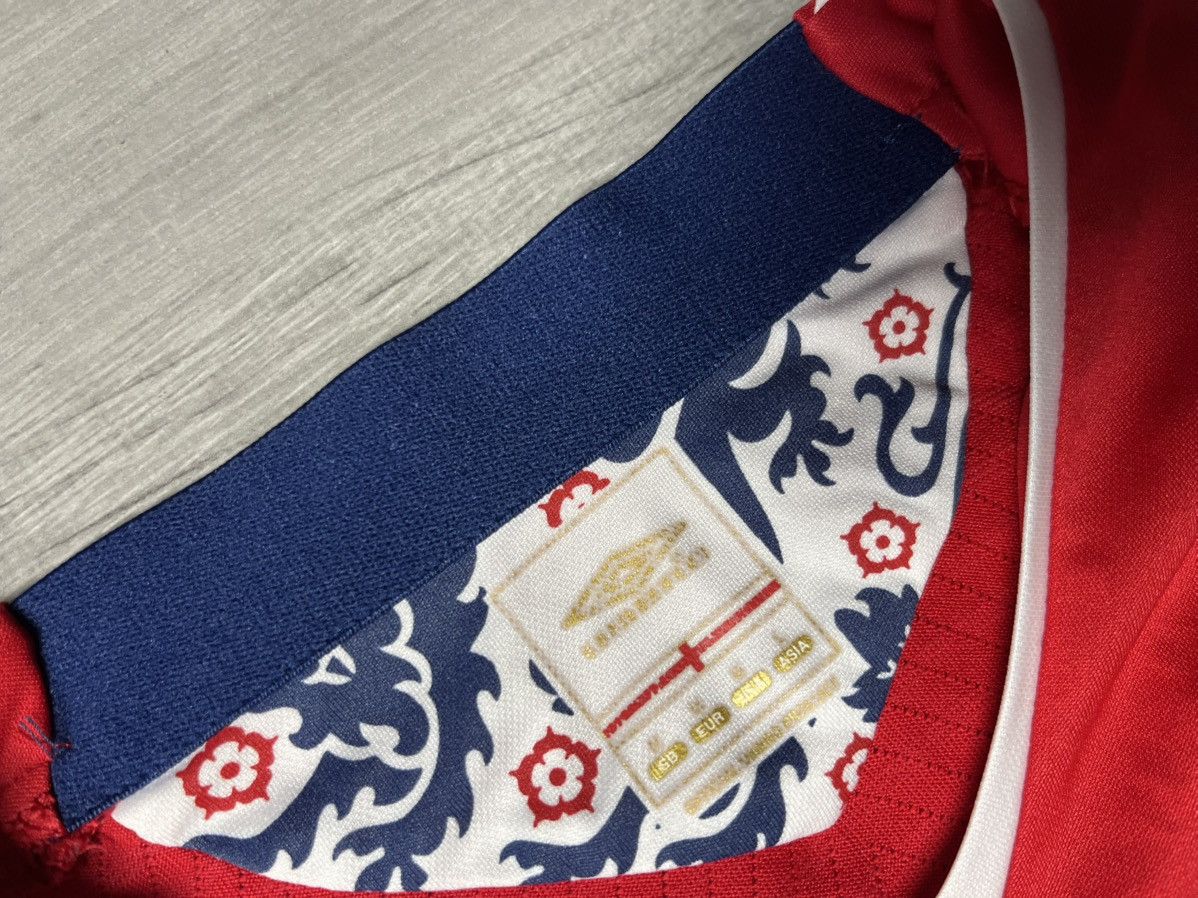 Umbro England 2008/2010 Away Football Shirt Jersey Umbro Size M Size US M / EU 48-50 / 2 - 4 Thumbnail