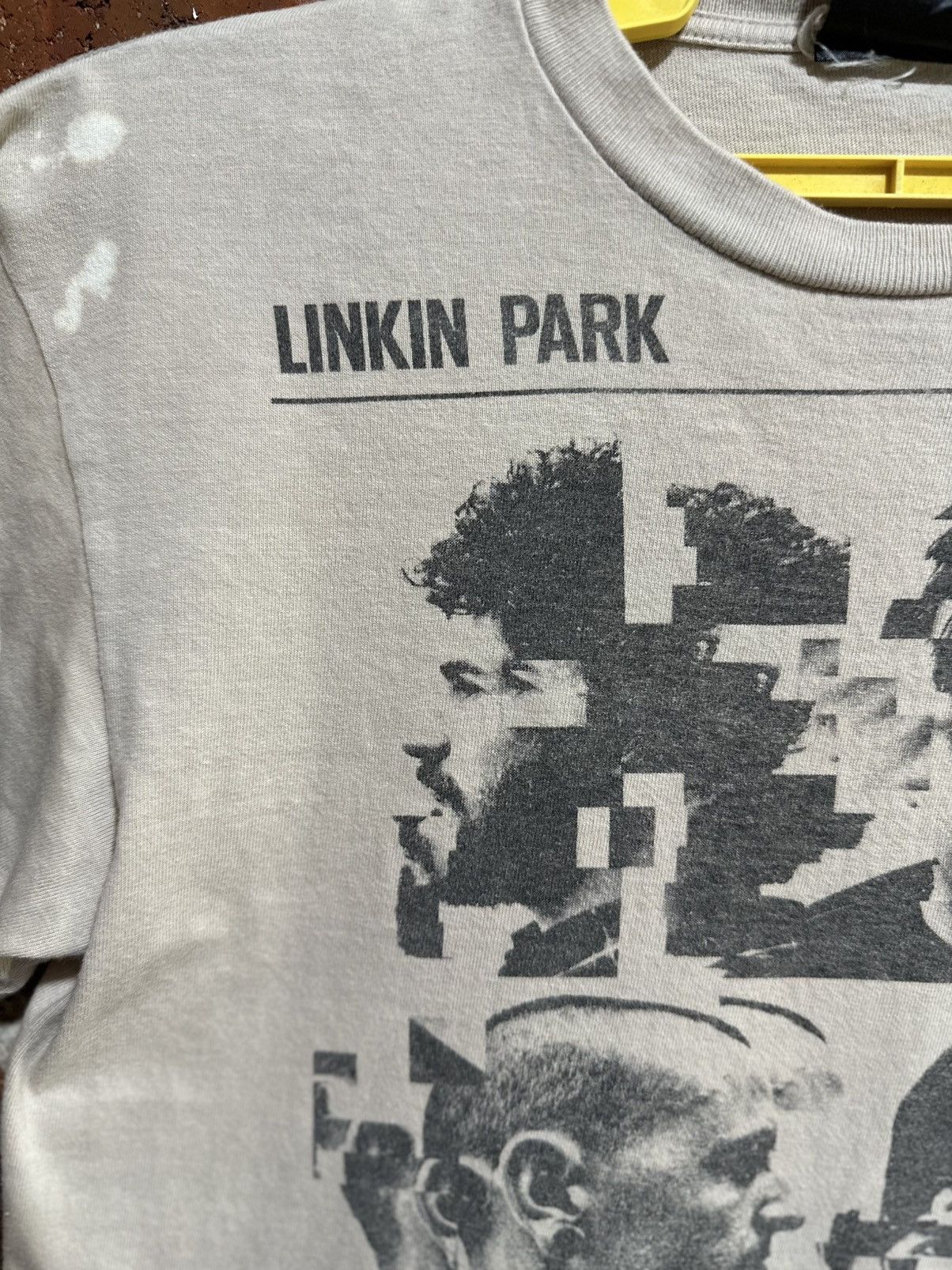 Band Tees × Vintage Vintage Linkin Park A Thousand Suns Faded Tee Size US S / EU 44-46 / 1 - 3 Thumbnail