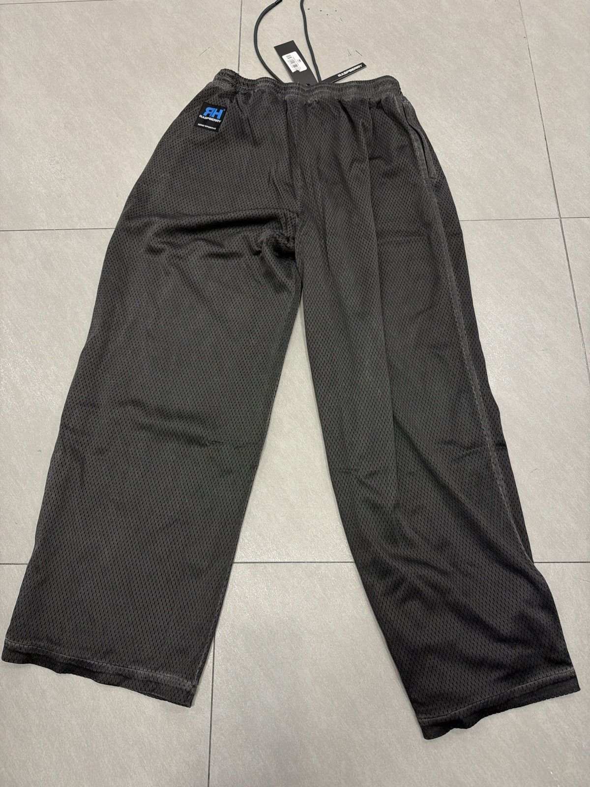The GV Gallery The gv gallery raspberry hills mesh sweat pant black Size US 34 / EU 50 - 2 Thumbnail