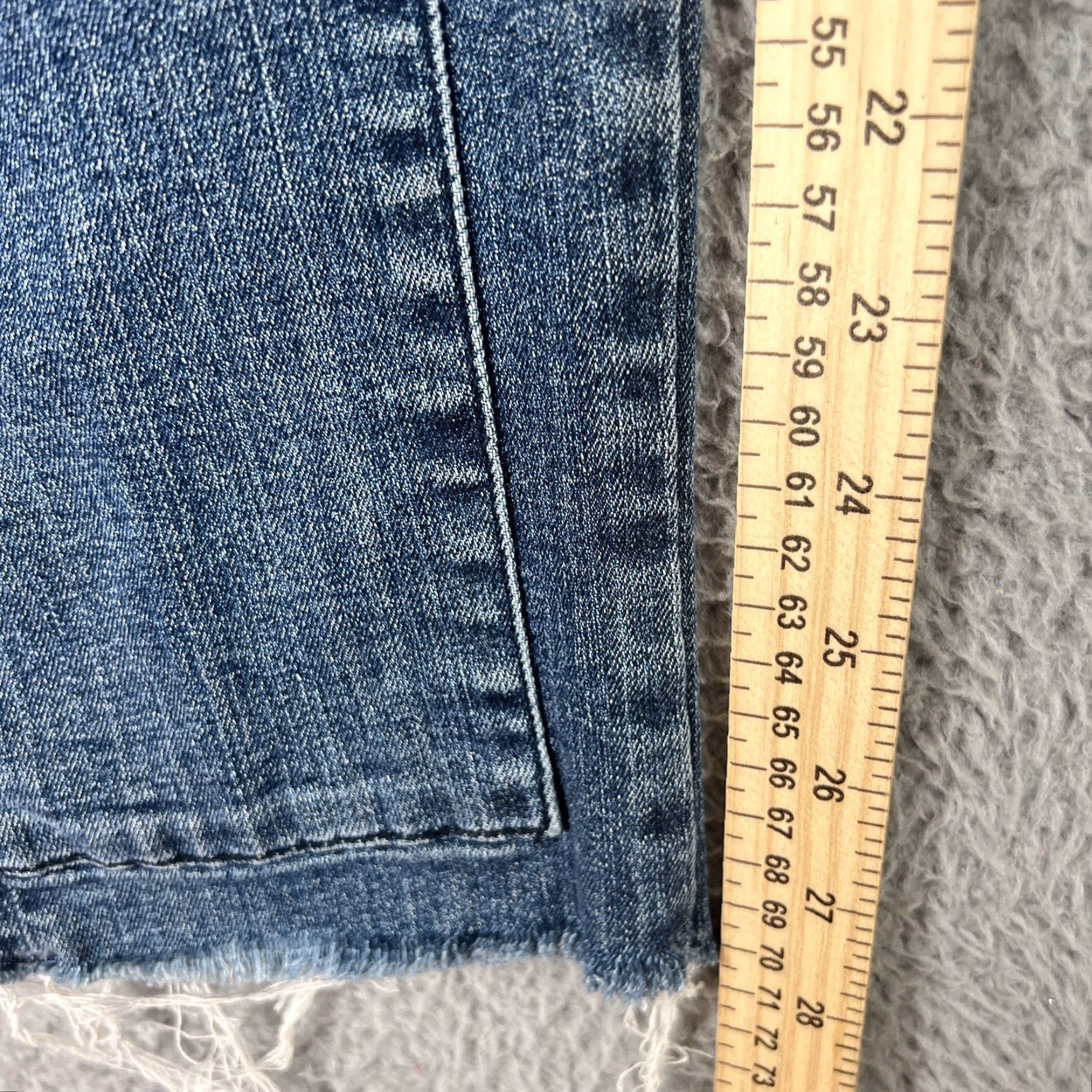 Silver Jeans Co. Silver Jeans Izzy Ankle Slim Patchwork Distressed Jeans Women 31x28 Blue Denim Slim Women Jeans 90s? Size 24" / US 00 / IT 34 - 4 Thumbnail