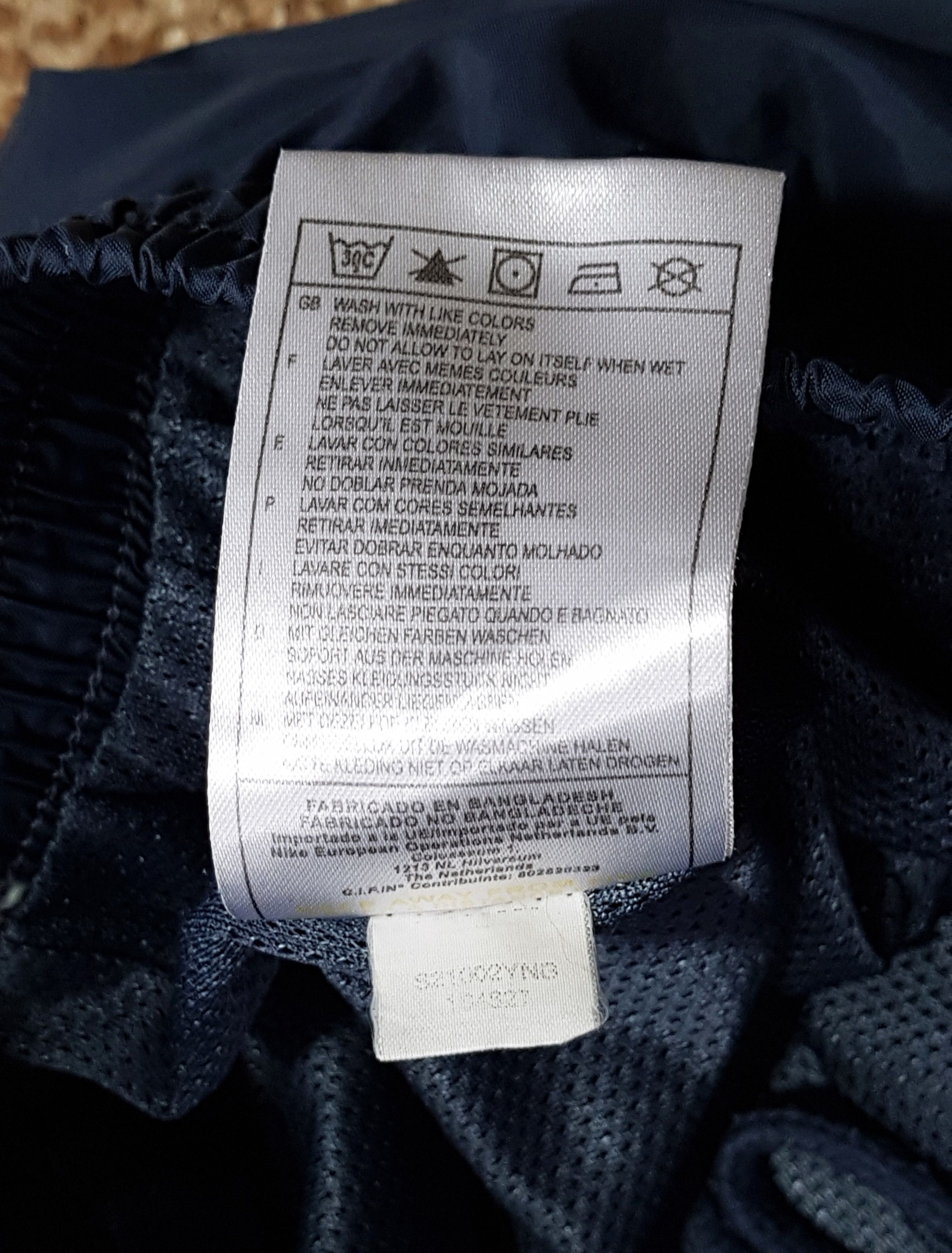 Nike Nike Y2K Vintage Nylon Loose Track Pants Rubber Logo sz M Size US 32 / EU 48 - 11 Thumbnail
