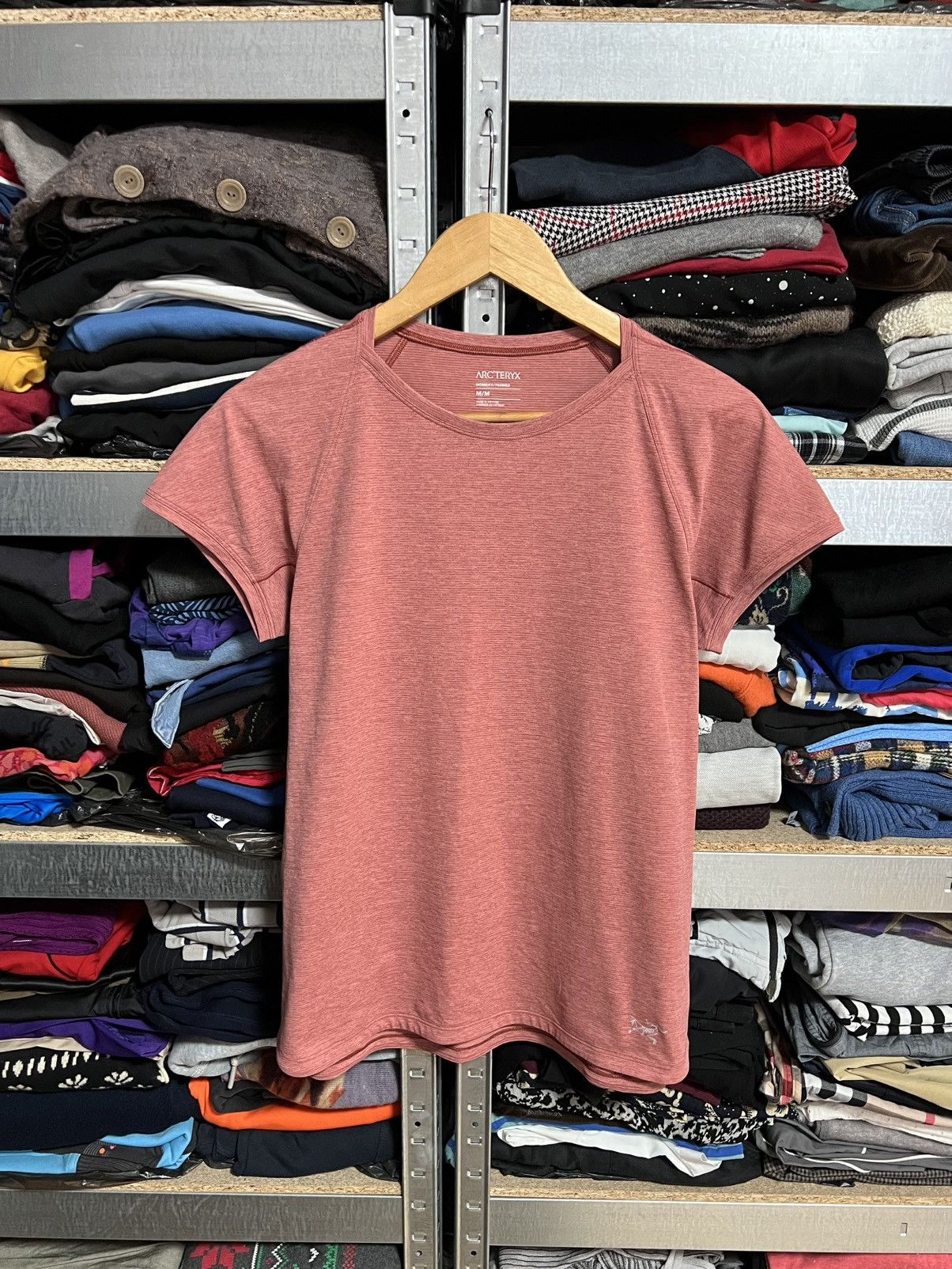 Arc'teryx Arc'teryx T Shirt Womens Size M Short Sleeve Performance Tee Size M / US 6-8 / IT 42-44 - 1 Thumbnail