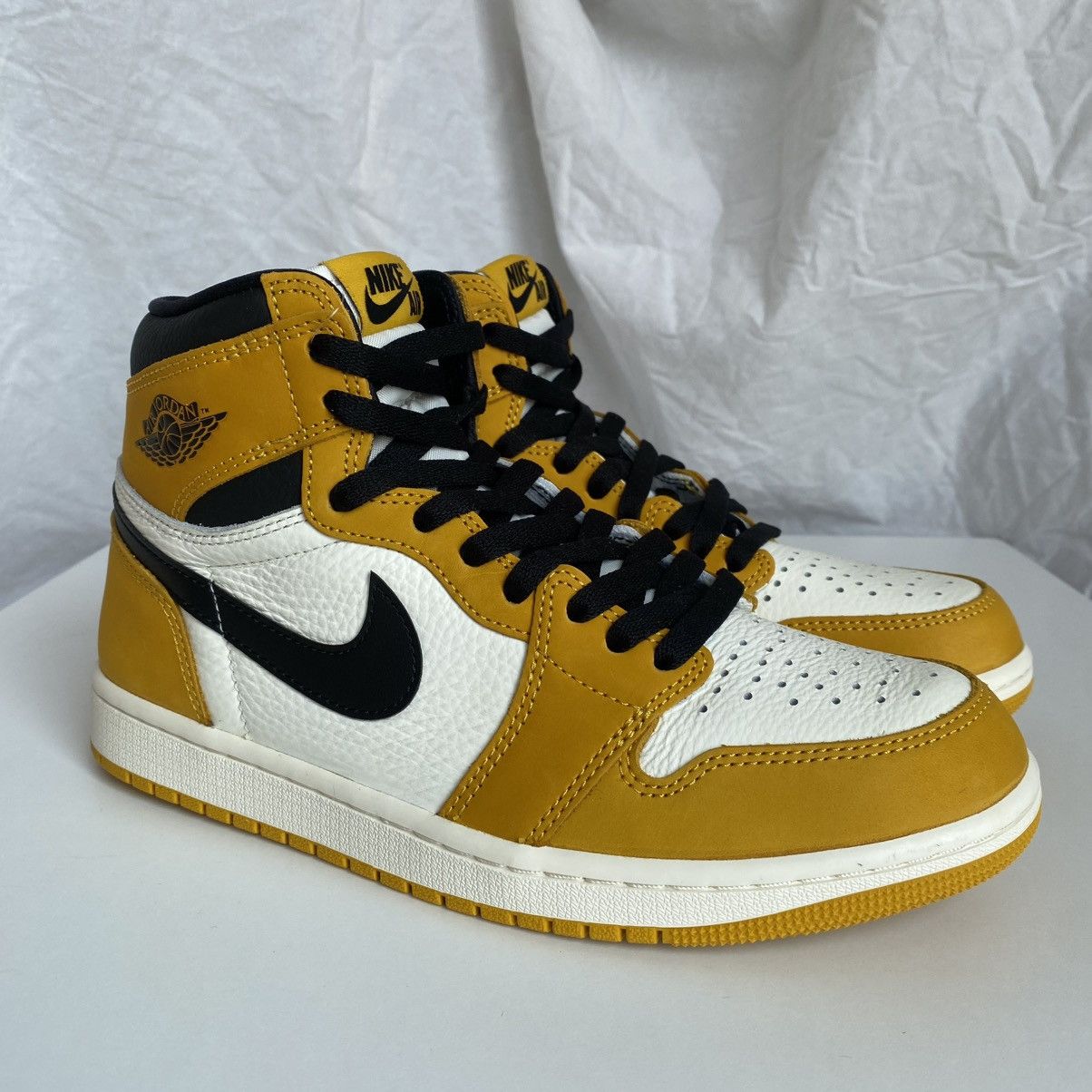 Nike Nike Air Jordan 1 Yellow Orche Size US 8 / EU 41 - 1 Thumbnail