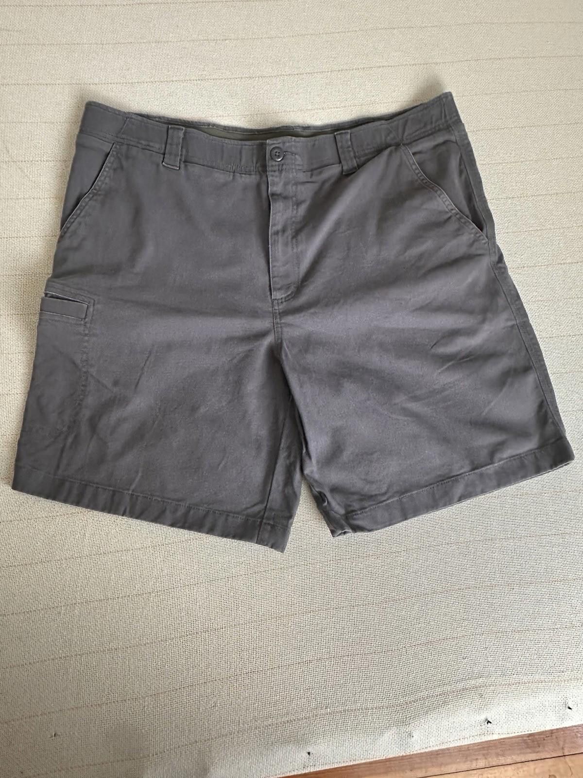 L.L. Bean L.L Bean Flat Front Gray Shorts with Natural Fit Size US 38 / EU 54 - 2 Thumbnail