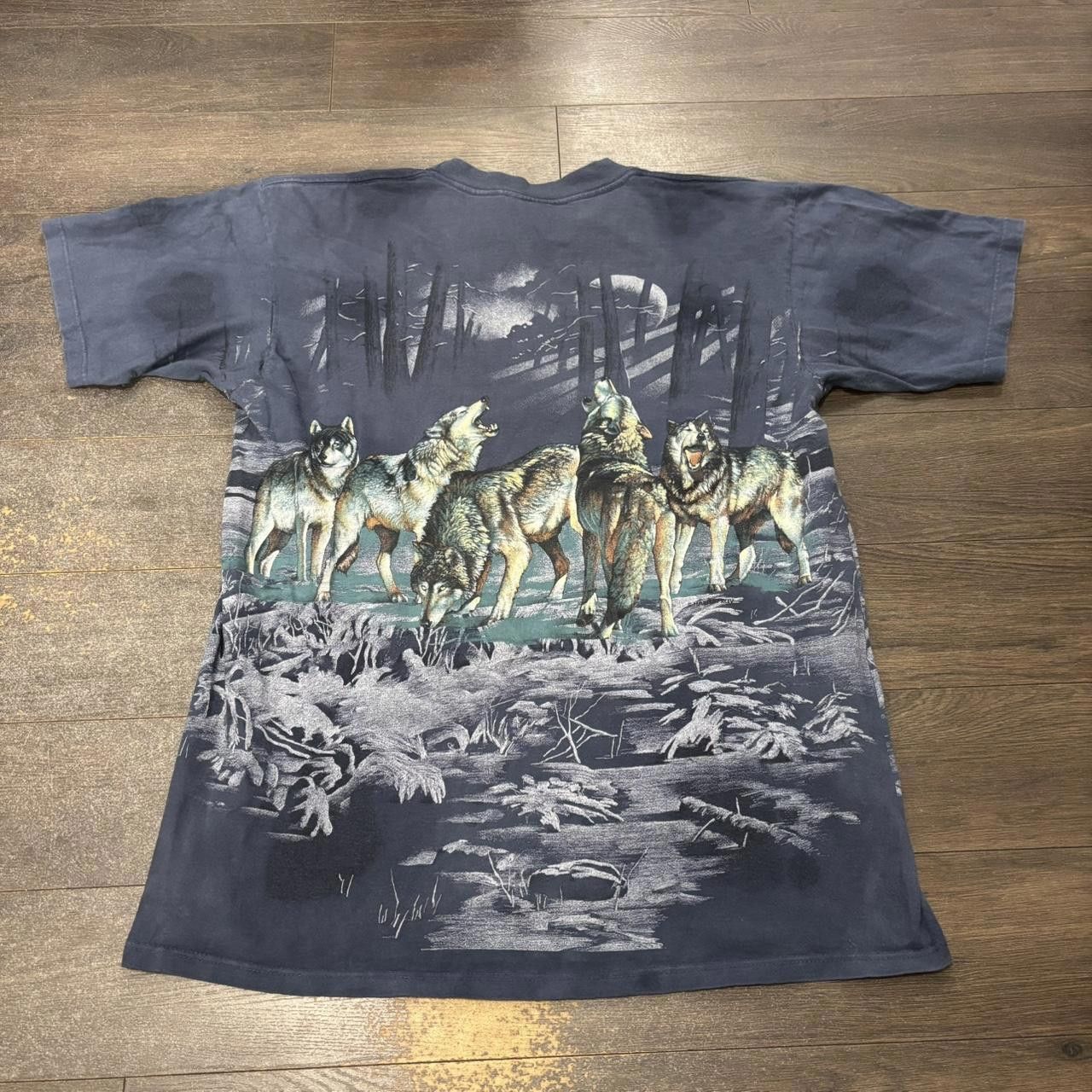 Gildan vintage wolves all over print t shirt 90s L Size US L / EU 52-54 / 3 - 4 Thumbnail