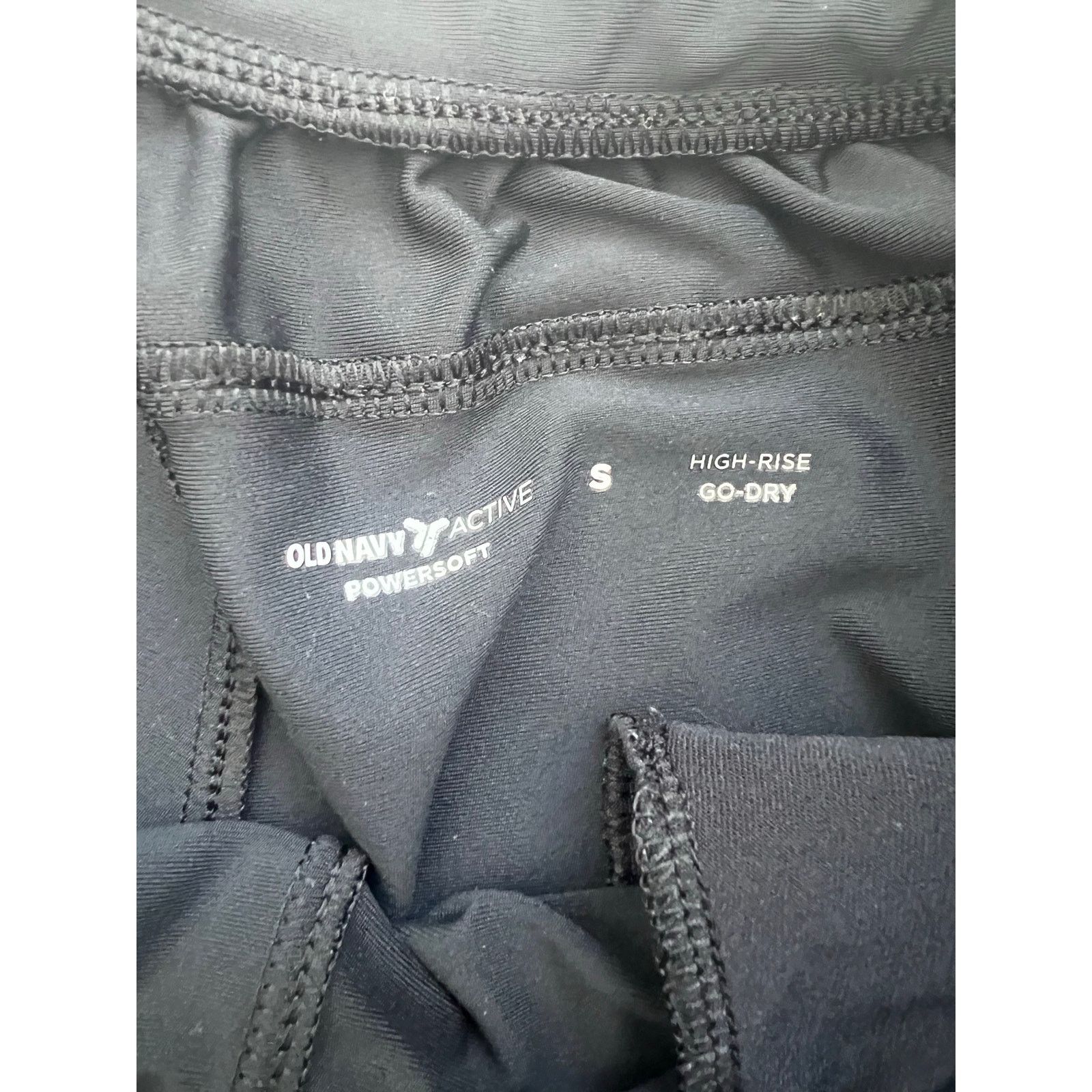 Old Navy Old Navy Active High Rise Powersoft Black Short Small Size 25" / US 0 / IT 36 - 3 Thumbnail