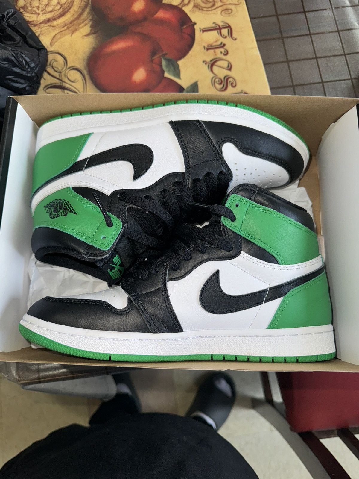 Jordan Brand Air Jordan 1 Retro High OG Lucky Green Size US 7.5 / EU 40-41 - 4 Thumbnail
