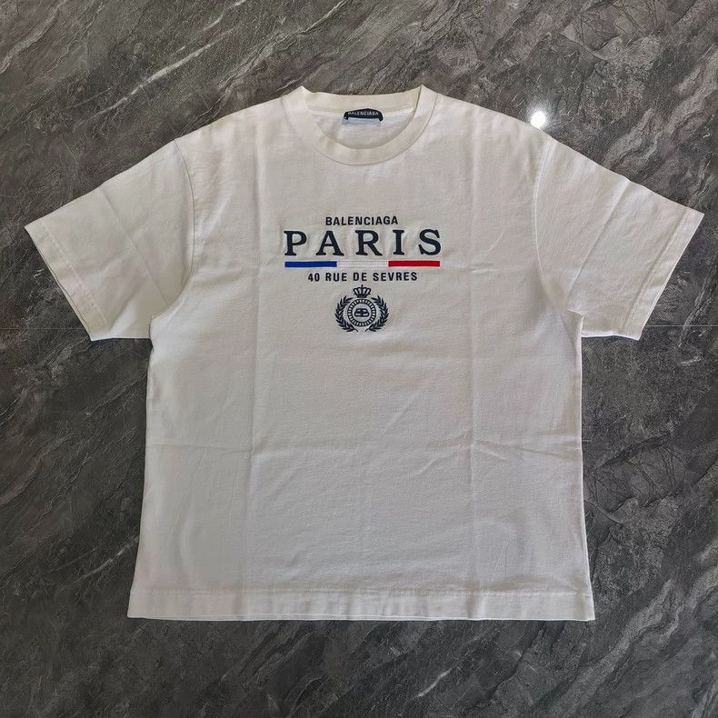 Balenciaga Balenciaga Short Sleeve with Chest Print Size US S / EU 44-46 / 1 - 1 Thumbnail